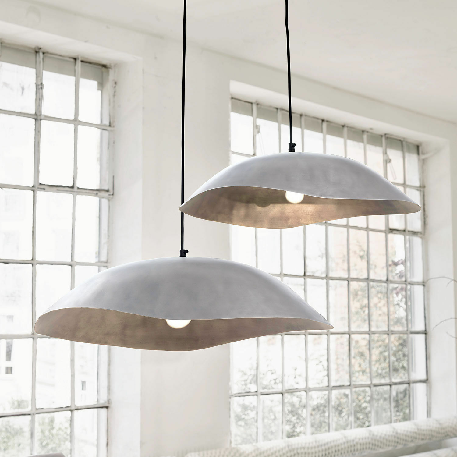 Lot de 2 suspensions Gariés Suspensions modernes en métal argenté, parfaites pour un intérieur minimaliste et lumineux