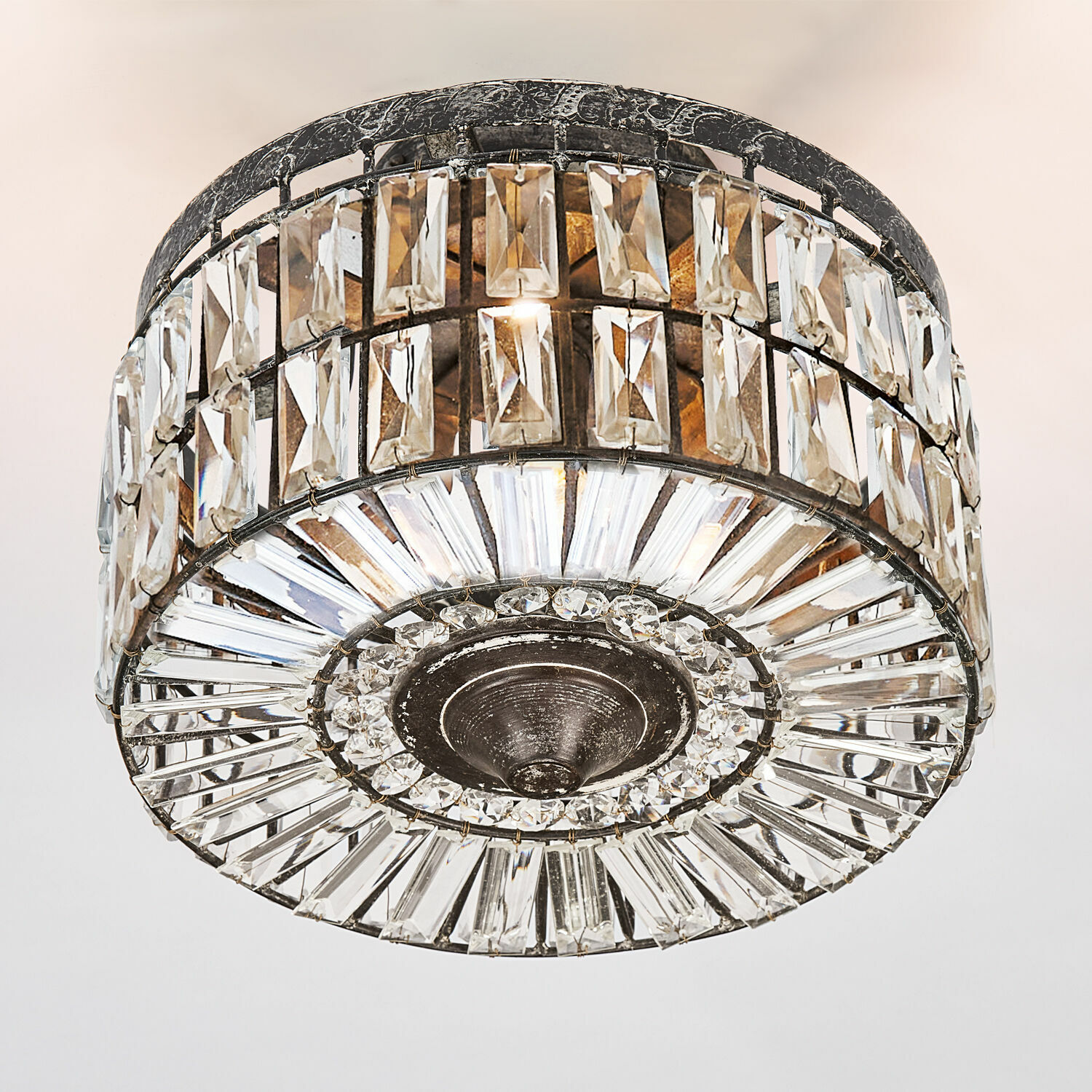 Plafonnier Hutton Plafonnier rond en métal avec cristaux transparents, luminaire décoratif pour salon élégant