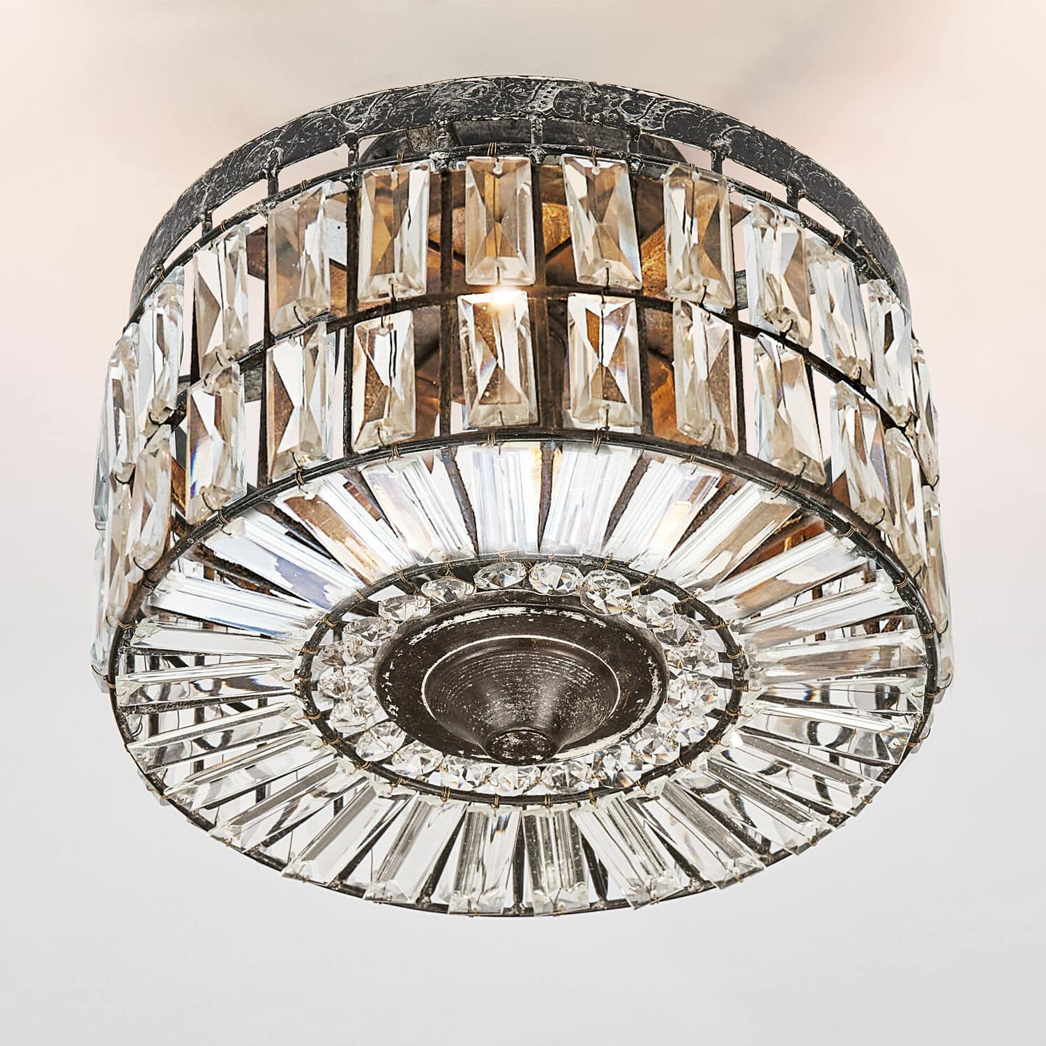Plafonnier Hutton Plafonnier rond en métal avec cristaux transparents, luminaire décoratif pour salon élégant
