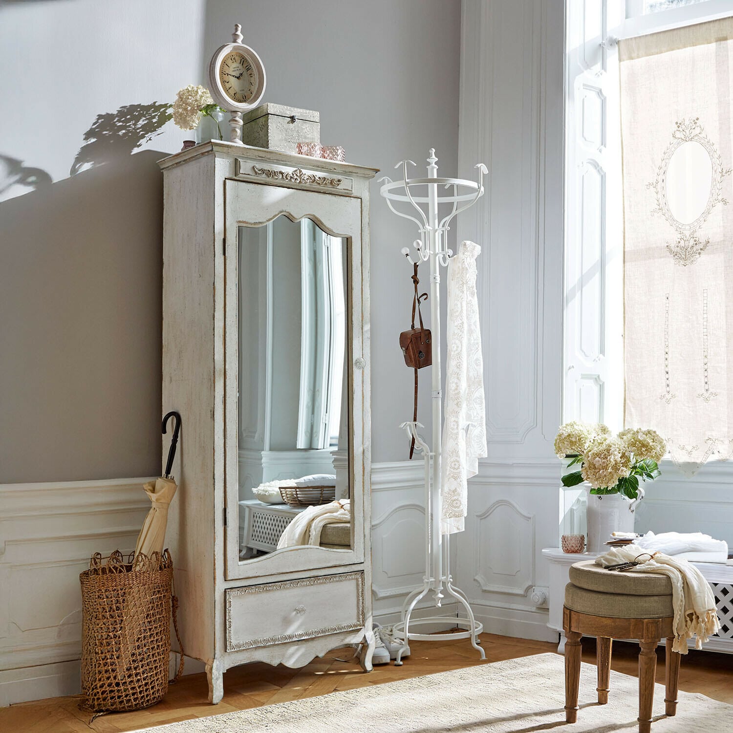Armoire
