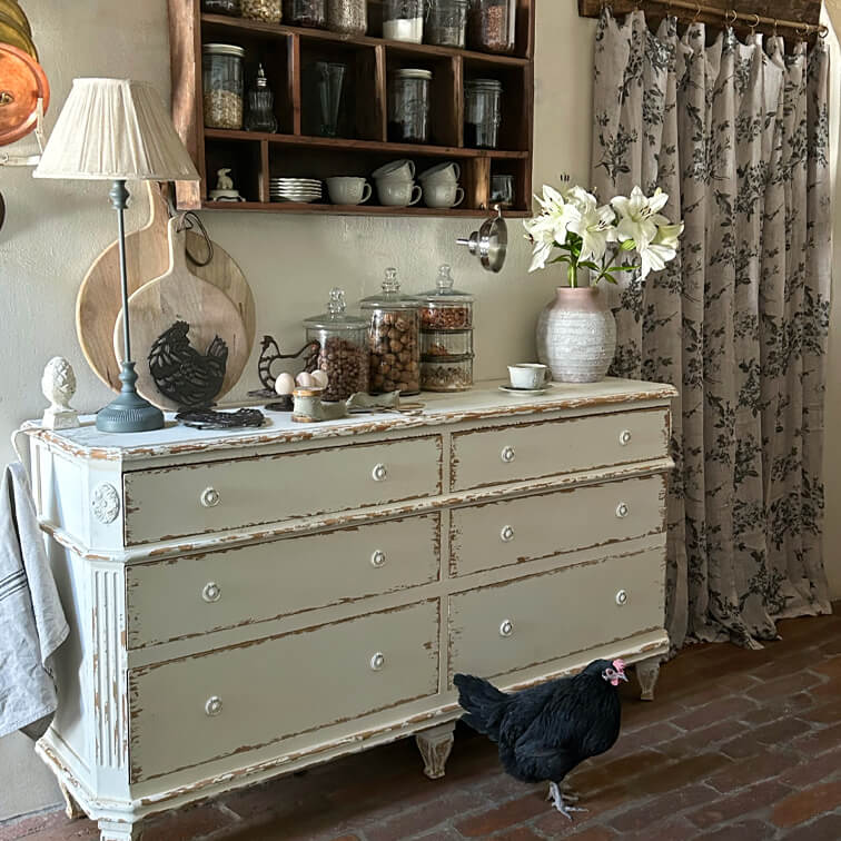 Une commode de caractère