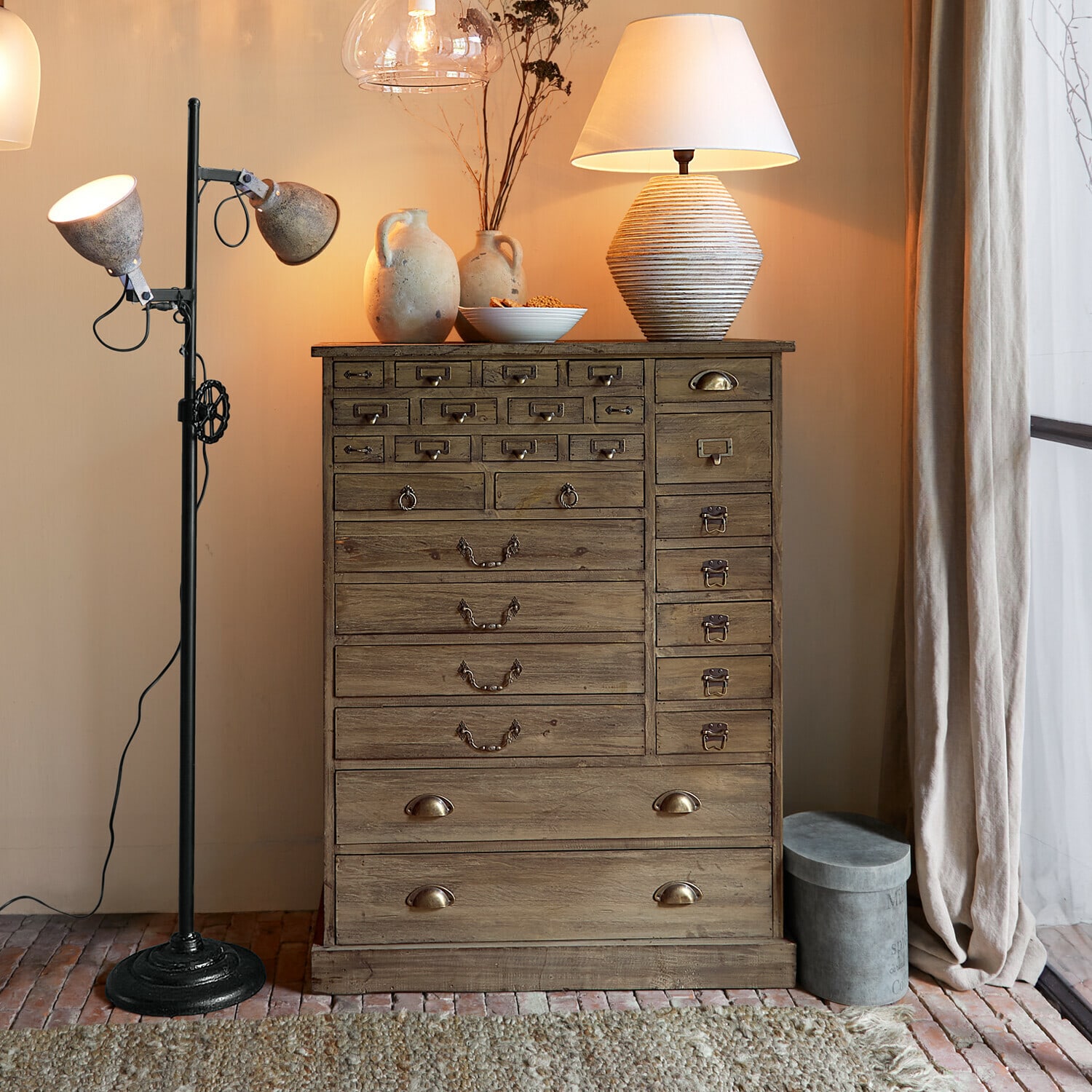 Commode Darling