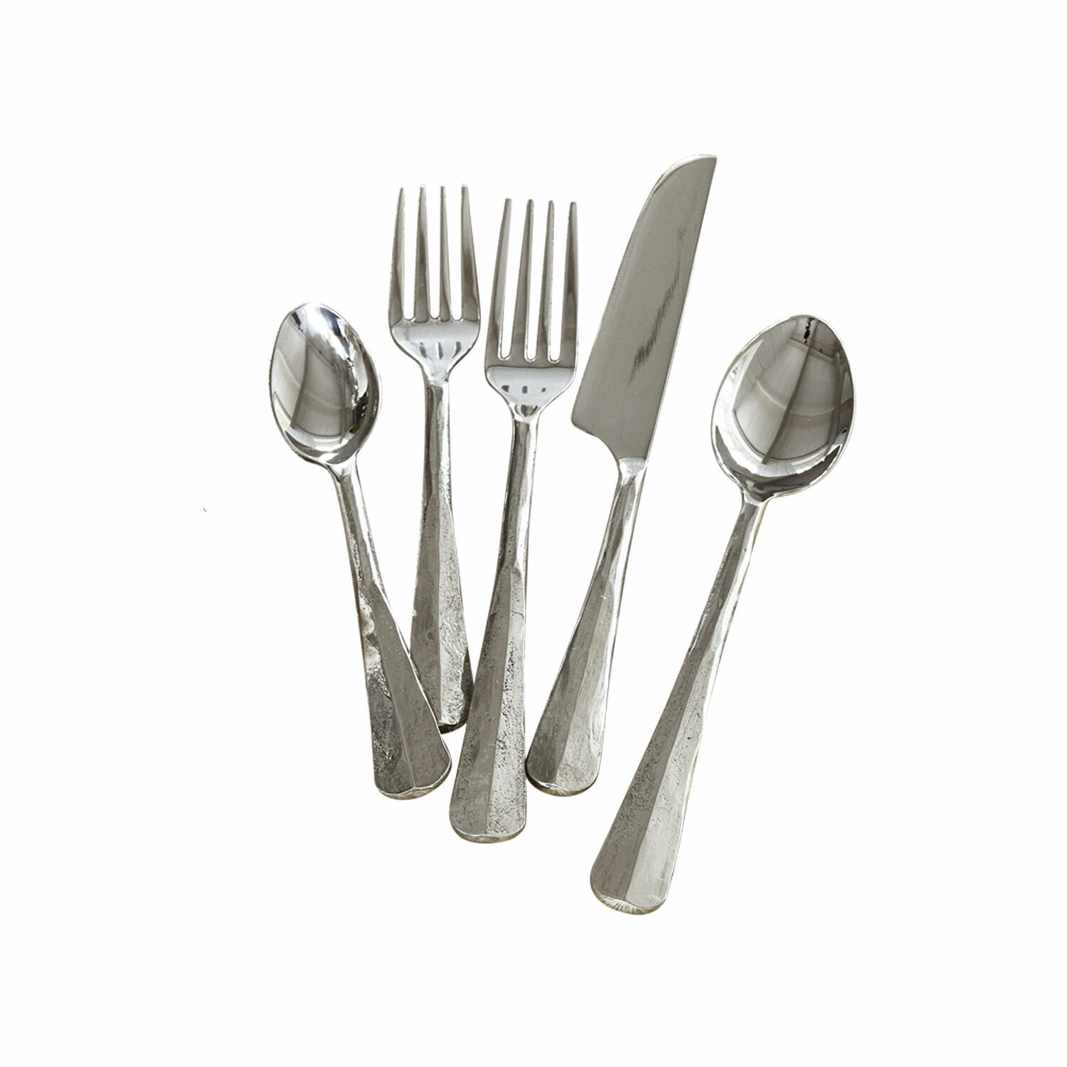 Service de couverts Malden en acier inoxydable argenté au design rustique, parfait pour un usage quotidien