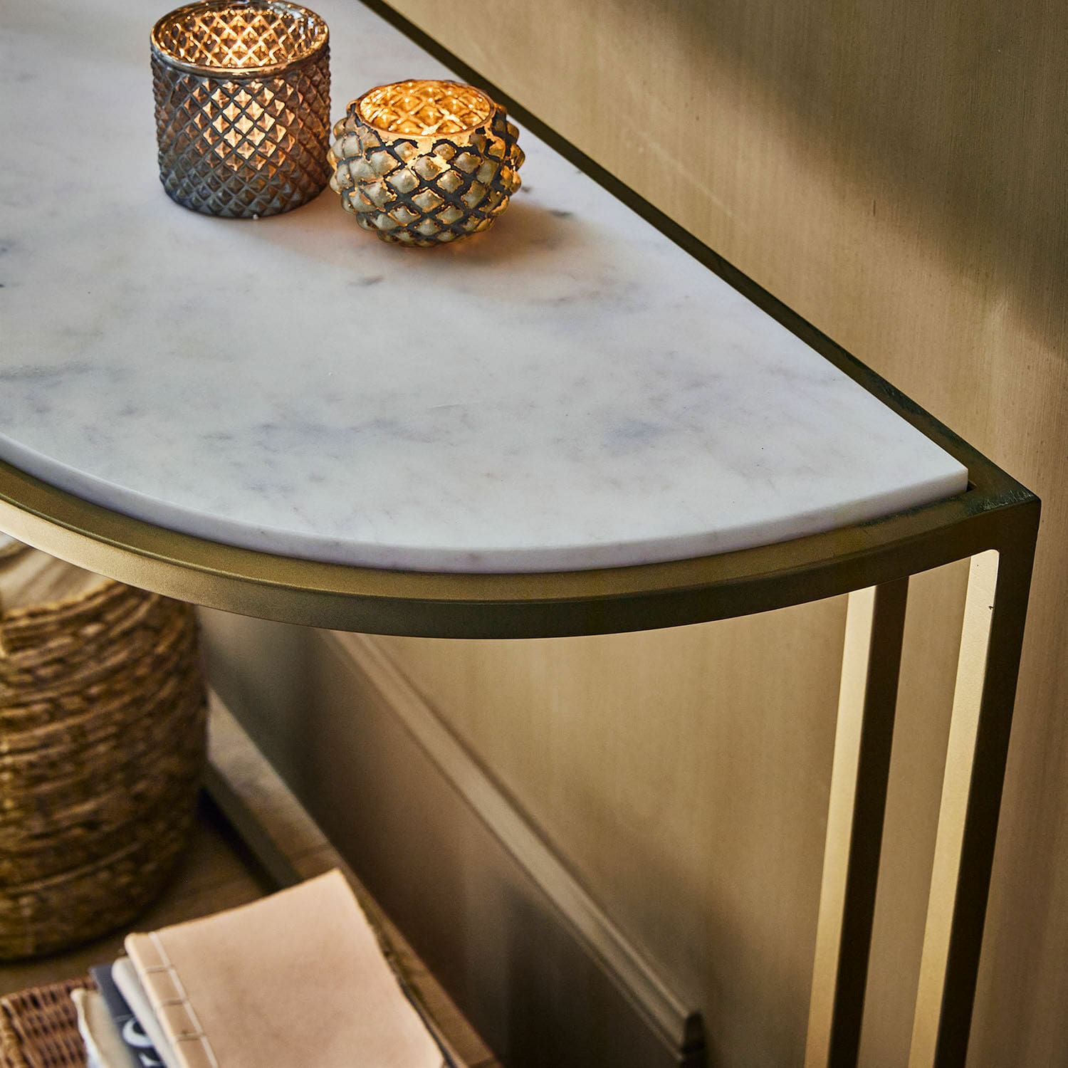 Table console 3 tiroirs en bois blanc vieilli, 100x30'5x78 cm Table console 3 tiroirs en bois blanc vieilli, 100x30'5x78 cm