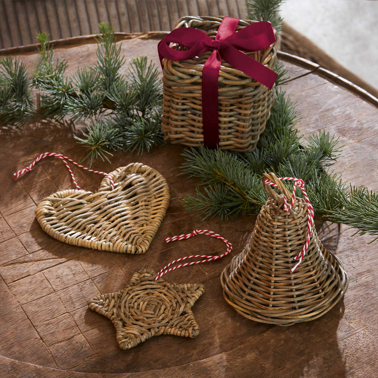 Lot de 4 décorations de Noël Almas