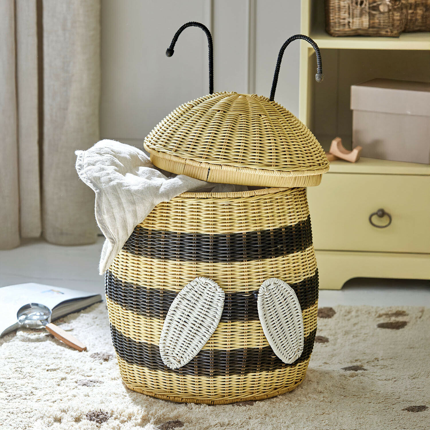 Panier « bourdon » Fluttery Panier à linge en rotin en forme d'abeille avec rayures naturelles et noires pour rangement textile