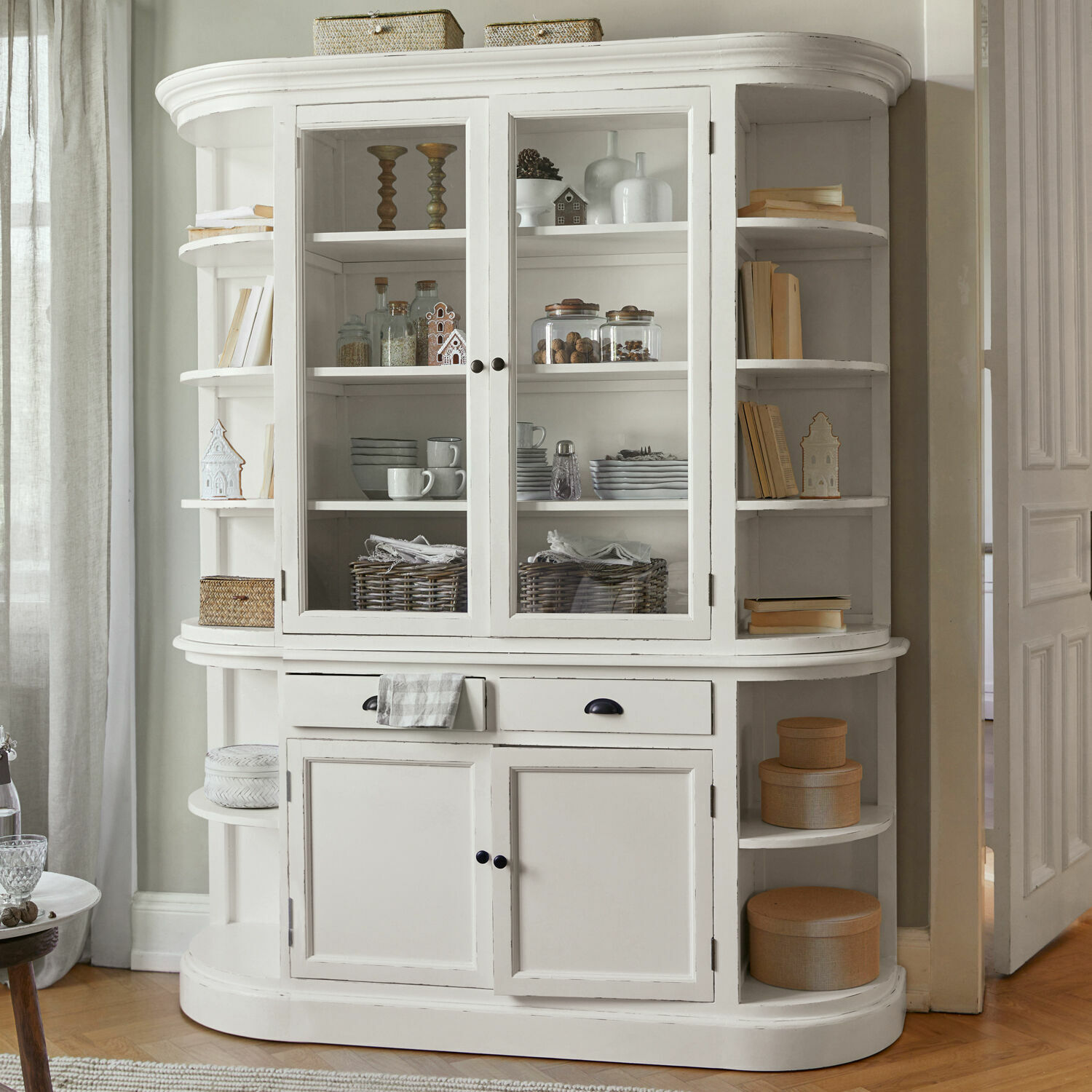Armoire Louisiana Vitrine en bois blanc avec portes vitrées et étagères latérales pour livres et décorations