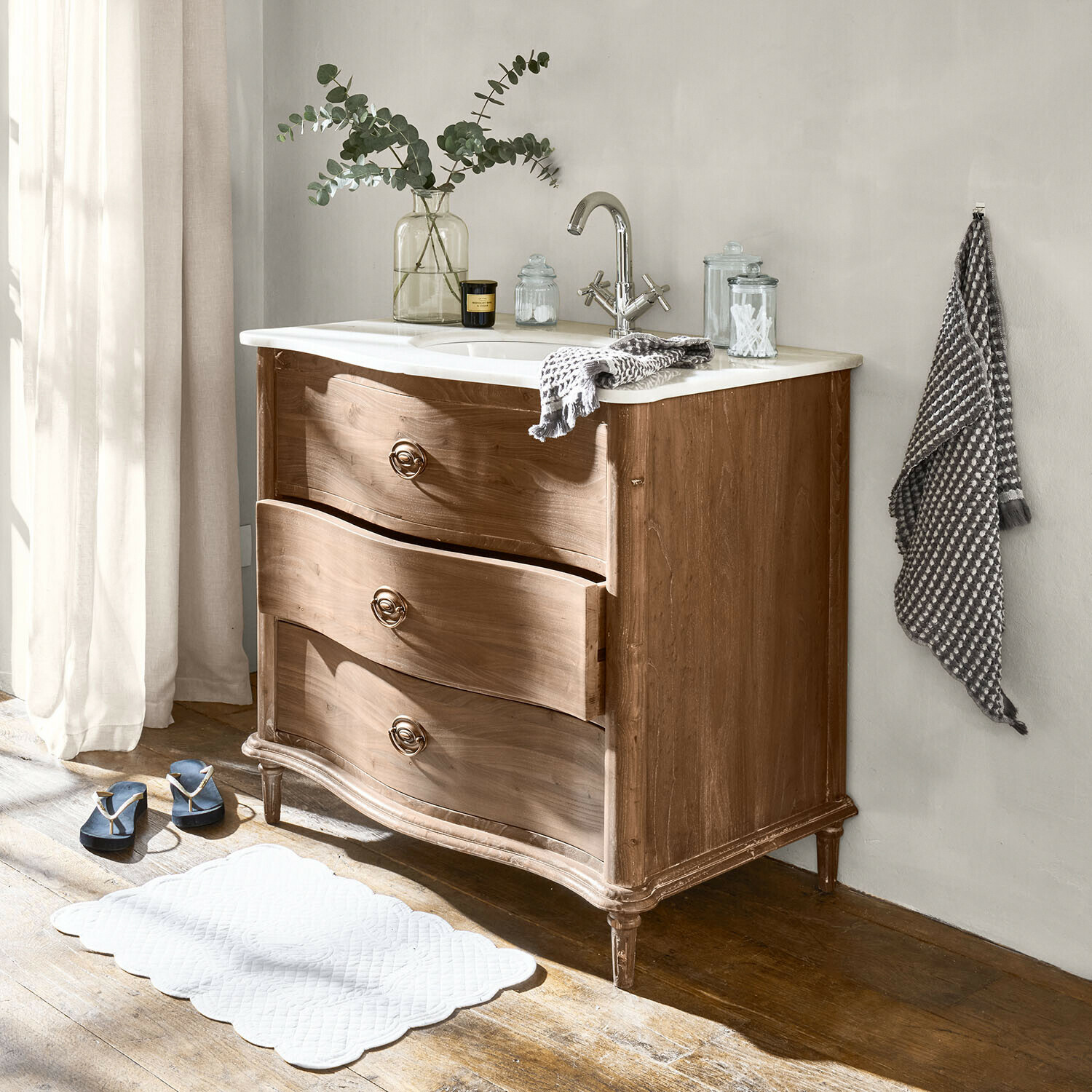 Meuble et vasque Joravelle Meuble de salle de bain en bois avec plan blanc et robinet chromé, style vintage, décorations et serviette