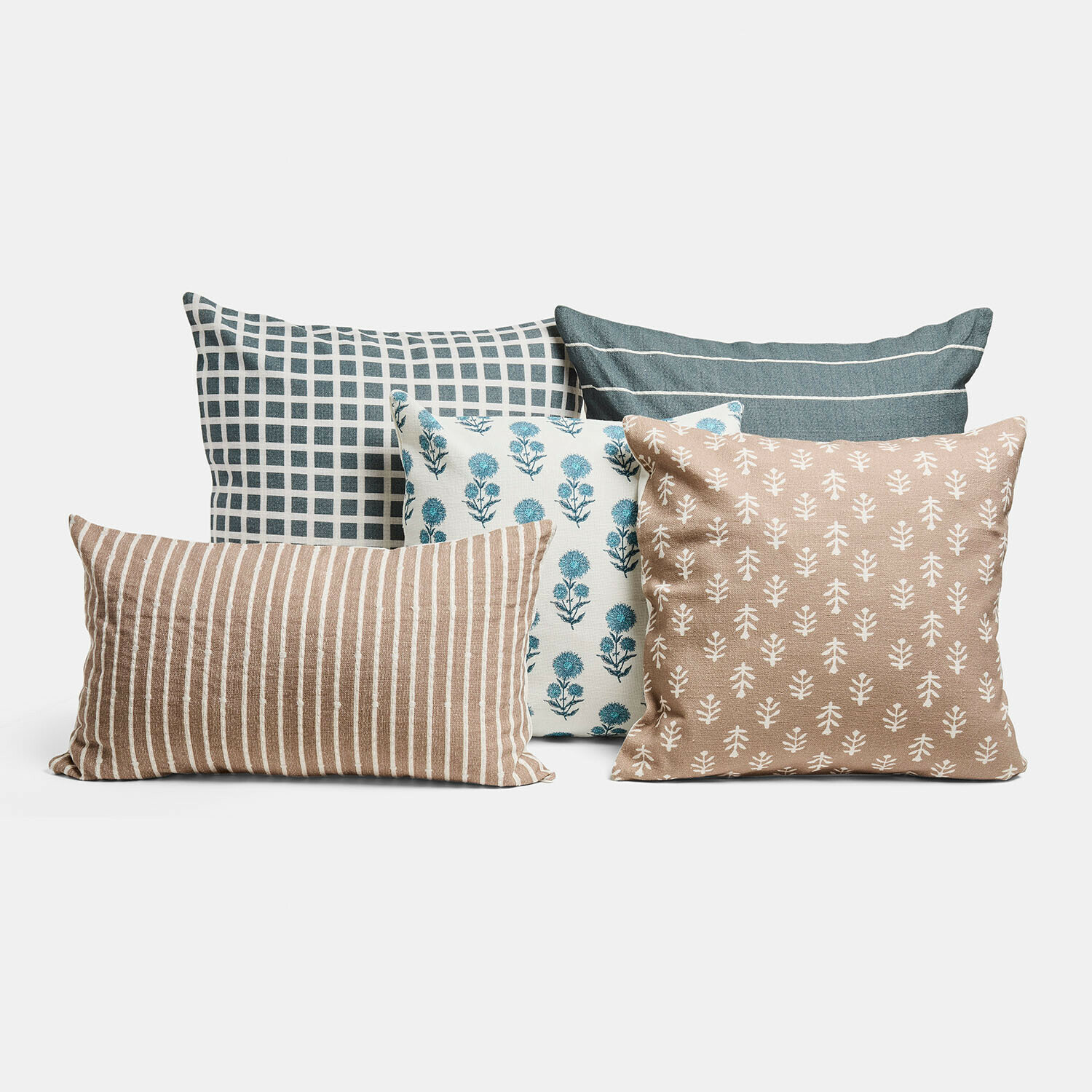 Lot de 5 housses de coussin Xantelle Ensemble de cinq coussins décoratifs en coton avec motifs bleus et beiges pour salon