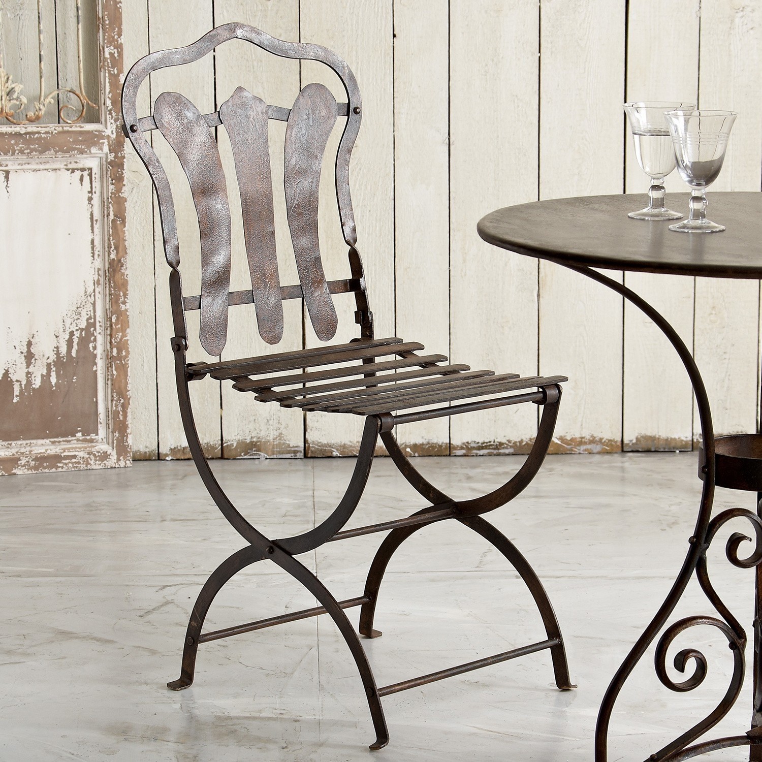 Chaise Dalem