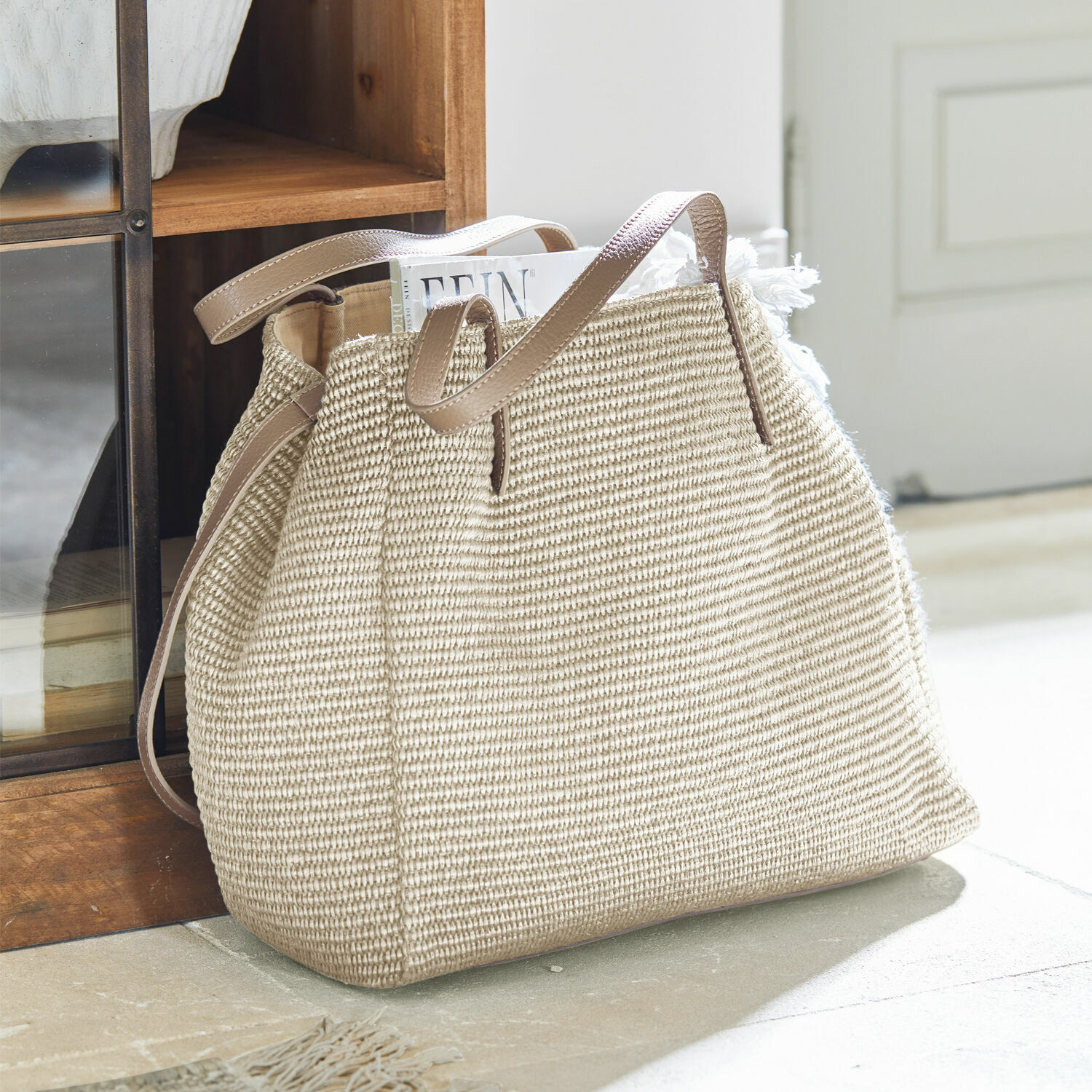 Sac Treffrin Sac beige en matière tissée avec poignées en cuir marron, sac élégant pour courses ou plage