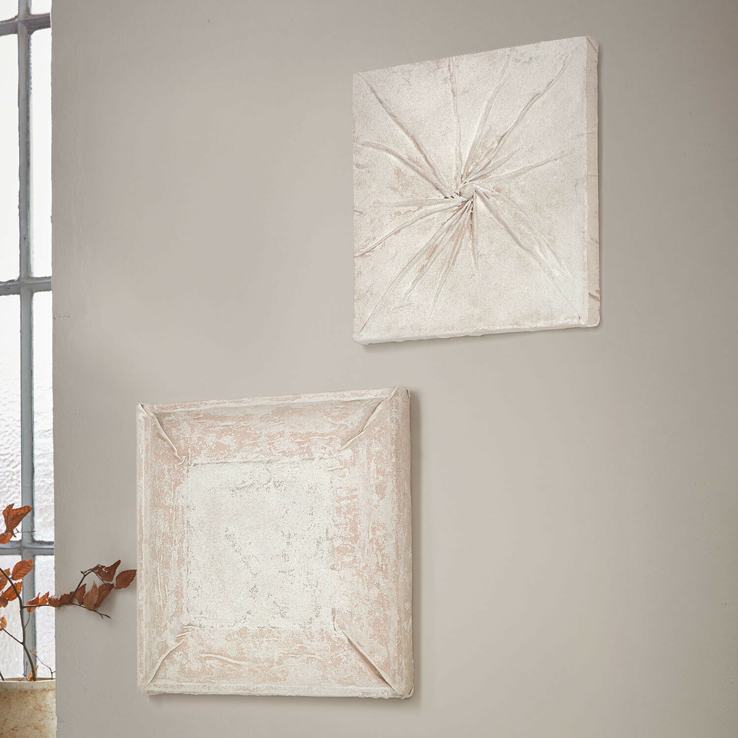 Lot de 2 tableaux Whittfield Panneaux muraux carrés décoratifs en pierre claire avec texture tissu pour intérieur moderne