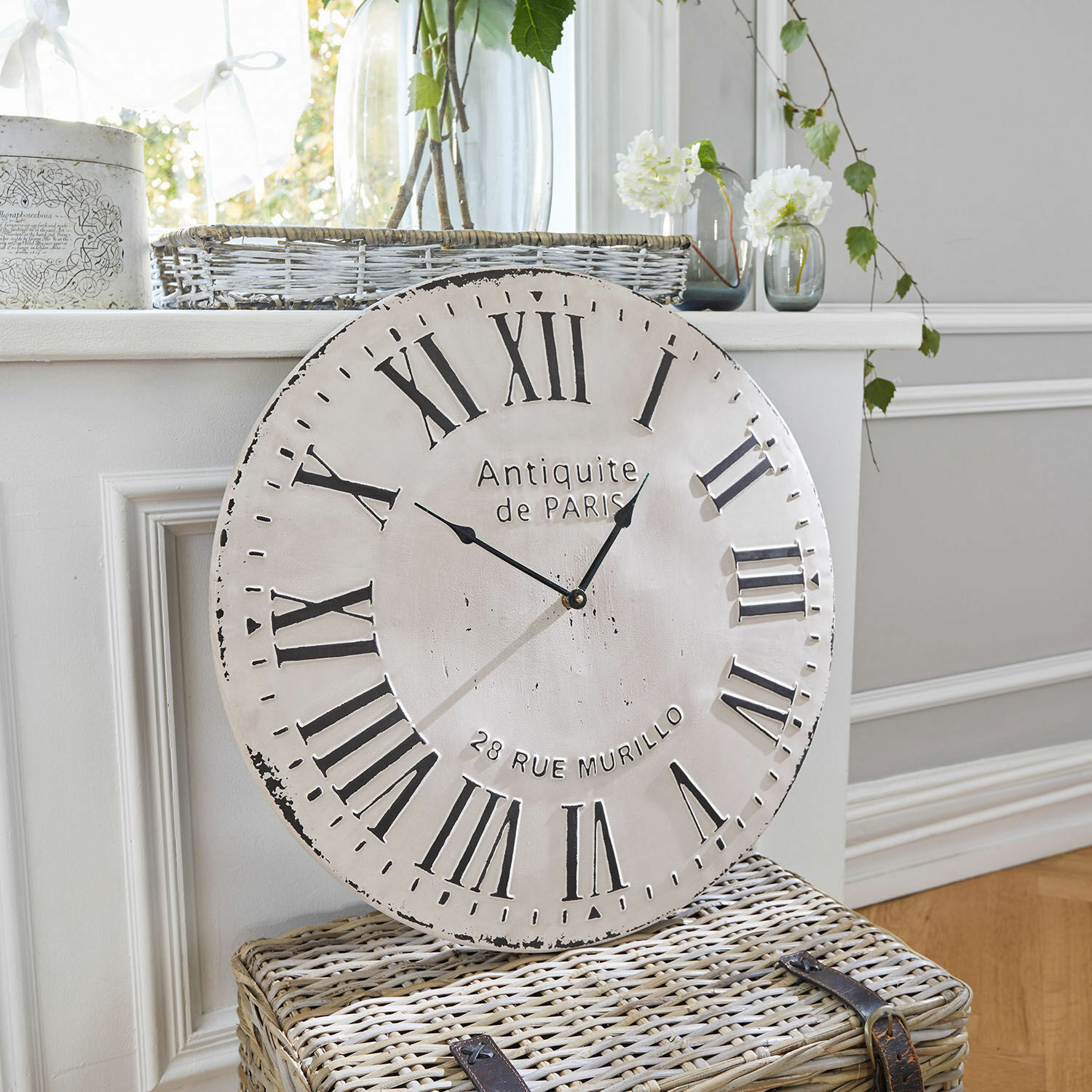 Horloge Rue Murillo Horloge murale ronde blanche avec chiffres romains noirs, décoration vintage élégante pour intérieur