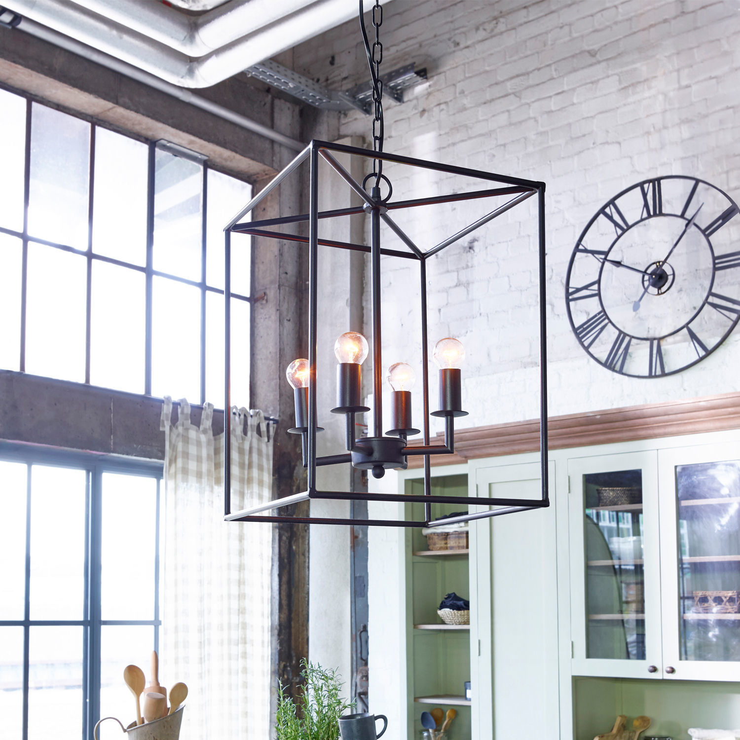 Suspension Elian Suspension en métal noir en forme de cube avec cinq ampoules, style industriel moderne