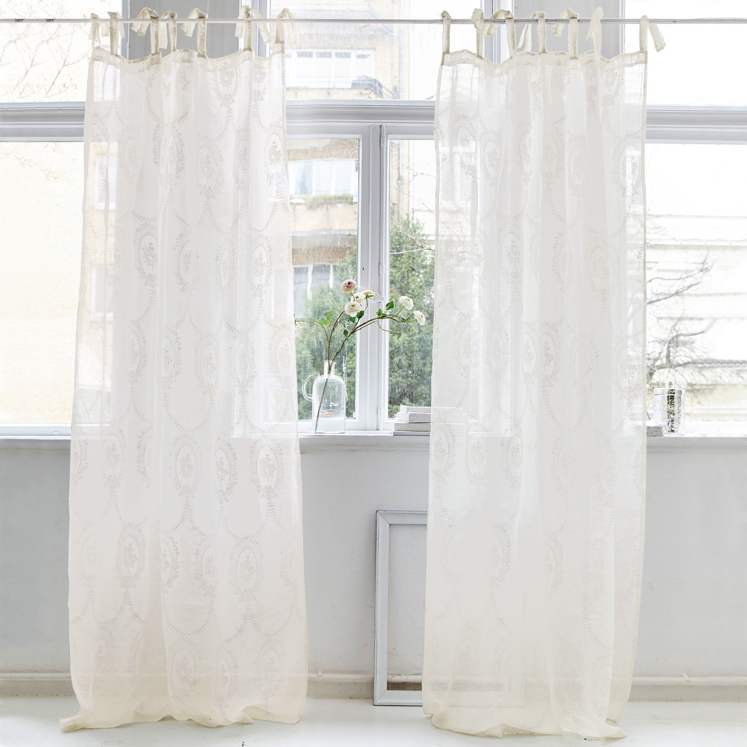 Voilage Loix Rideaux blancs transparents avec motif délicat, tissu léger pour décoration de fenêtres