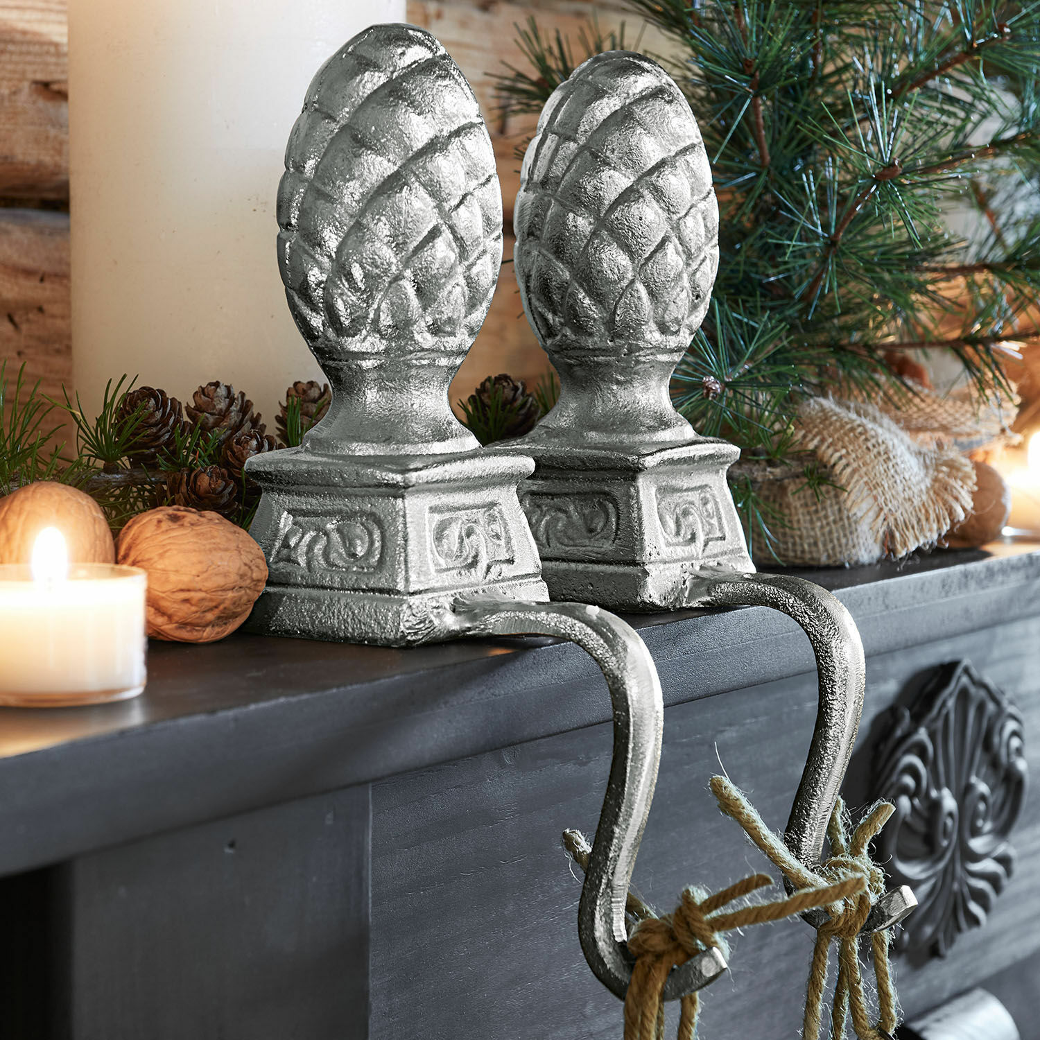 Lot de 2 pommes de pin en aluminium Lucielle