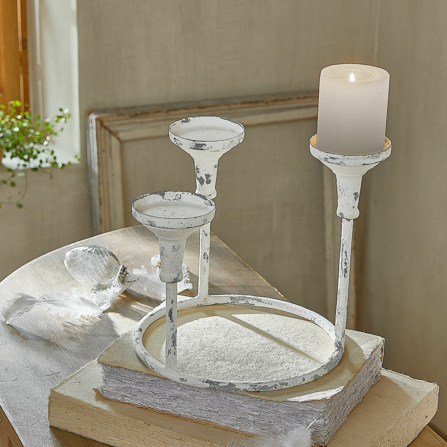 Porte-bougies Kivorel Chandelier en métal blanc vieilli pour trois bougies, décoration d'intérieur rustique