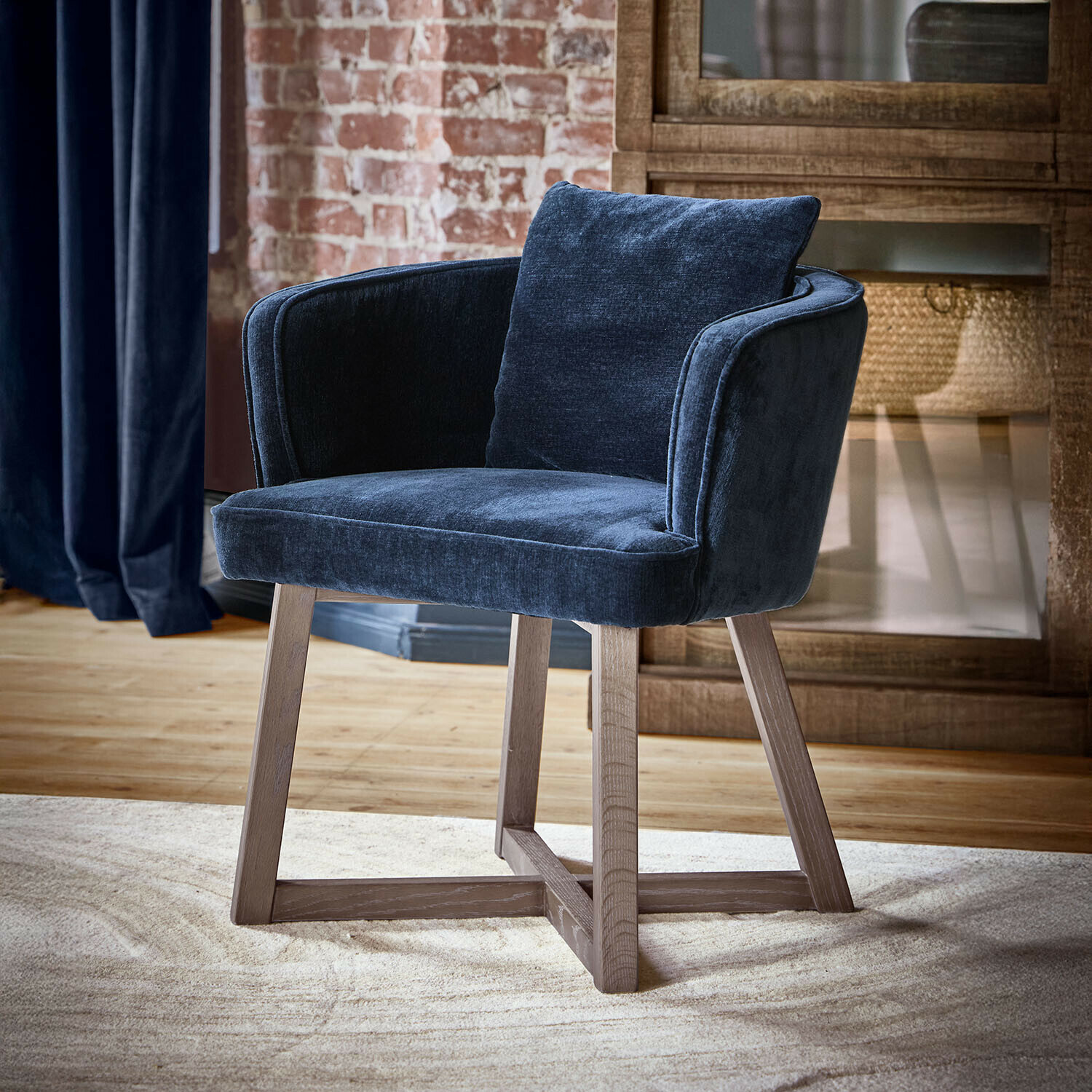 Chaise Vanderlyn