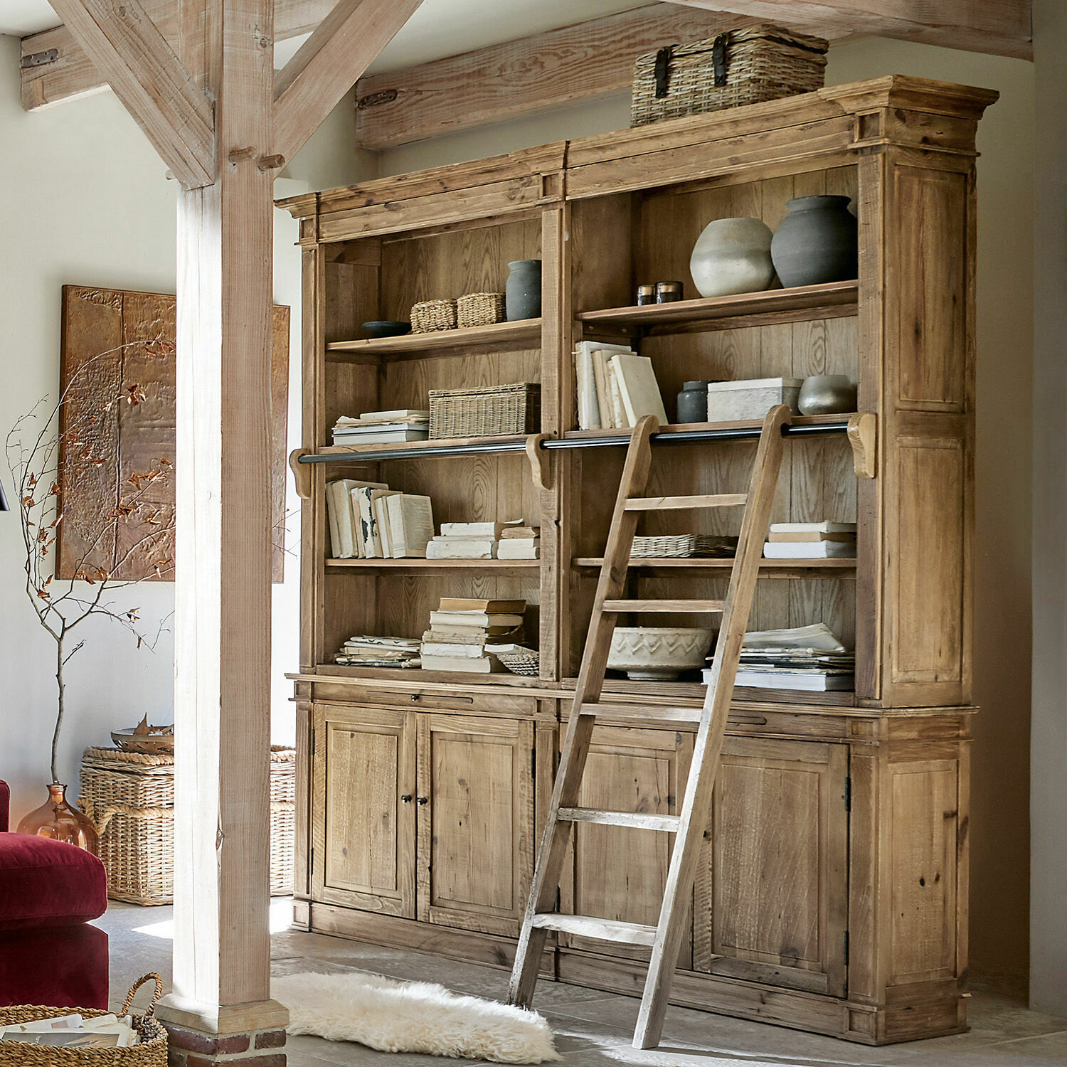 Buffet Livera Grande bibliothèque en bois naturel avec échelle et décorations, meuble rustique pour salon