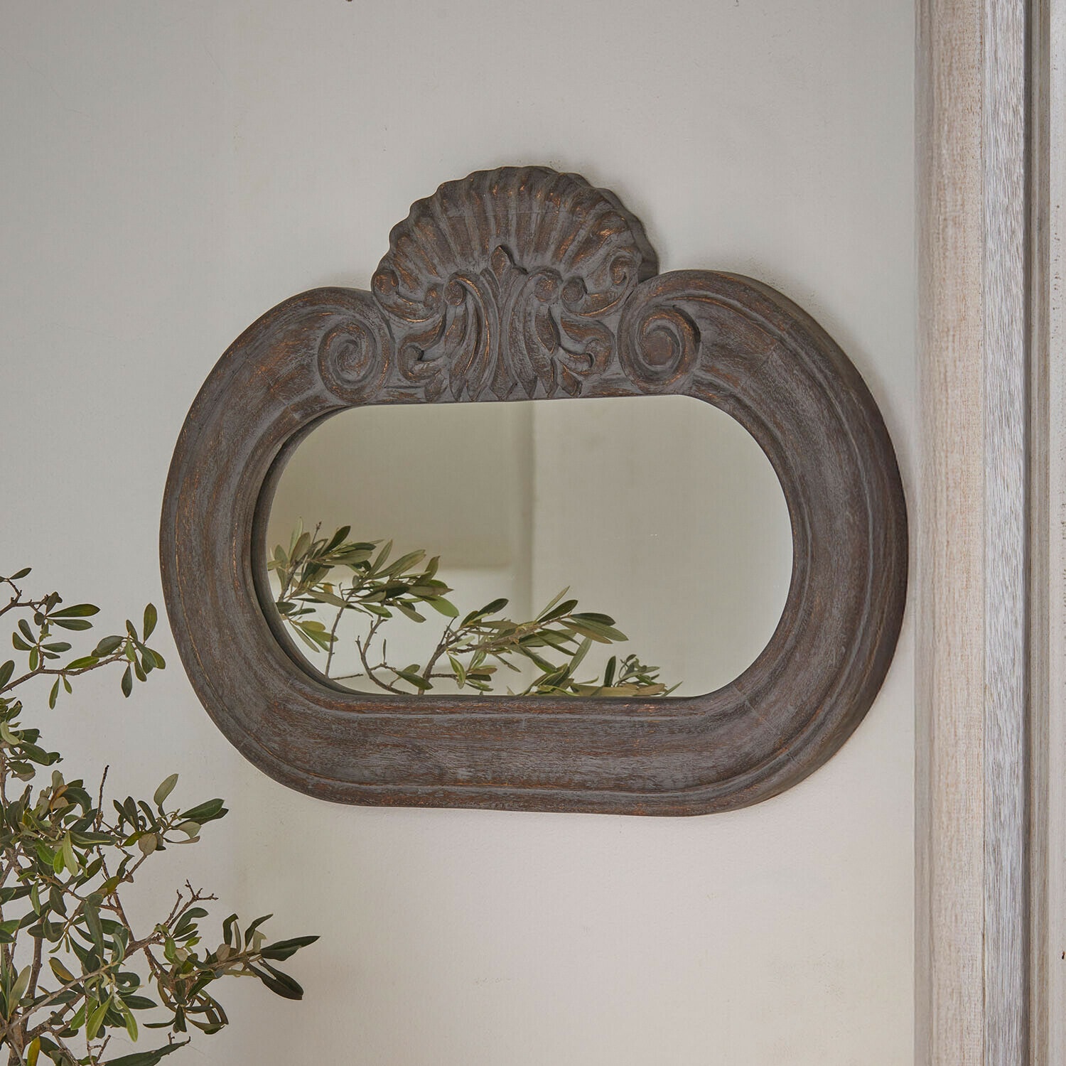 Miroir Elvéric Miroir ovale en bois foncé avec motif sculpté décoratif, style vintage pour salon