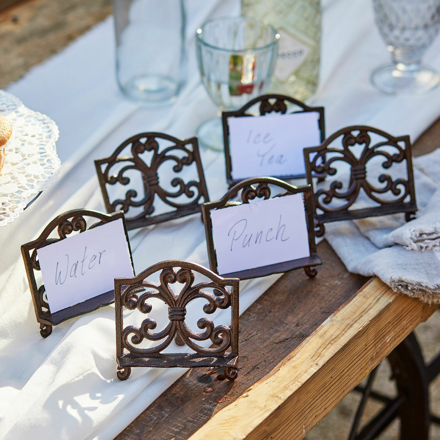 Lot de 6 porte-cartes Plesnois Porte-cartes en métal rouillé avec motif décoratif sur table en bois pour identifier les boissons