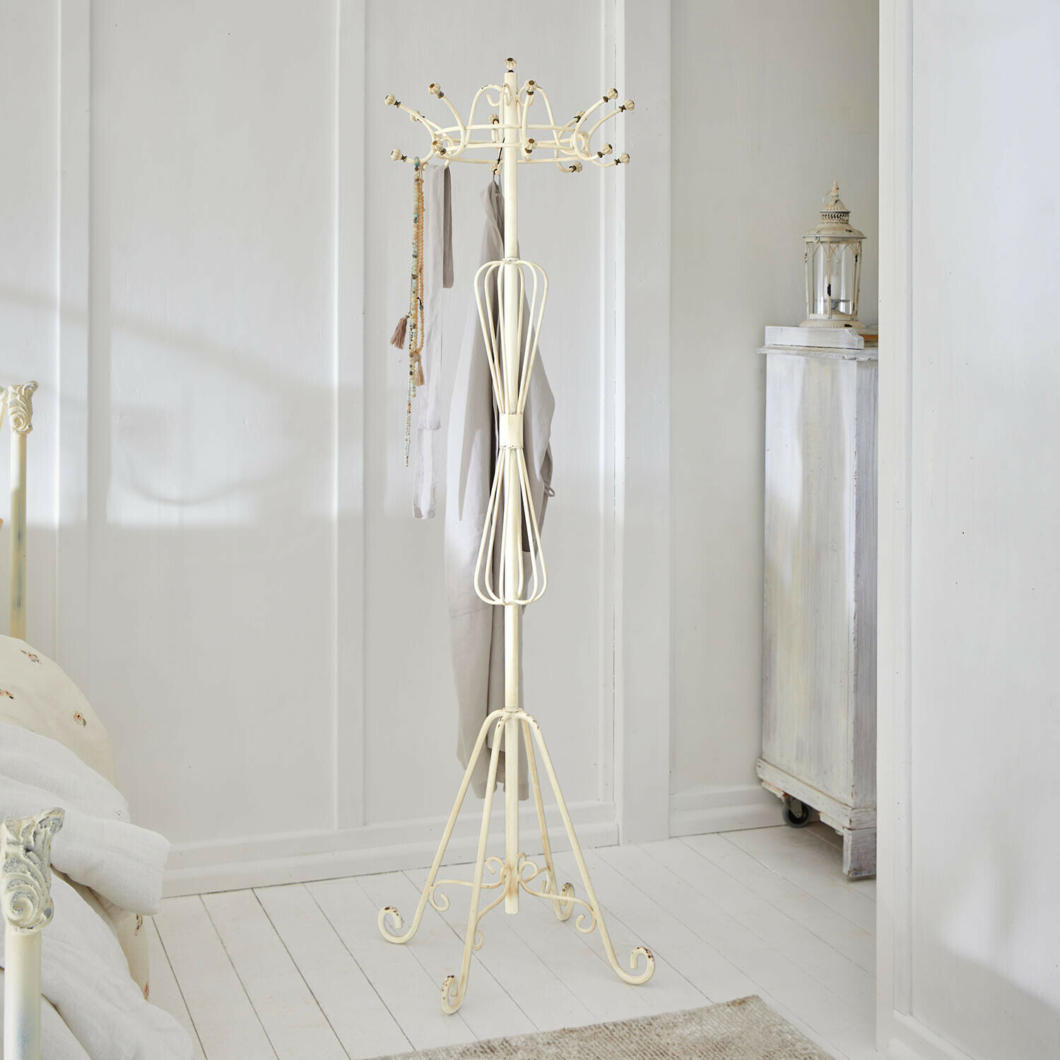 Portemanteau Whitlowe Porte-manteau en métal crème avec crochets décoratifs pour l'entrée ou la chambre