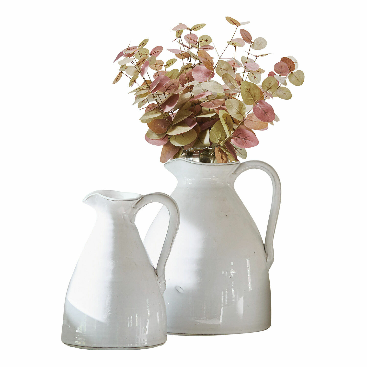 Lot de 2 vases Yarick Ensemble de deux pichets décoratifs en céramique blanche avec feuillage rose et vert, style rustique