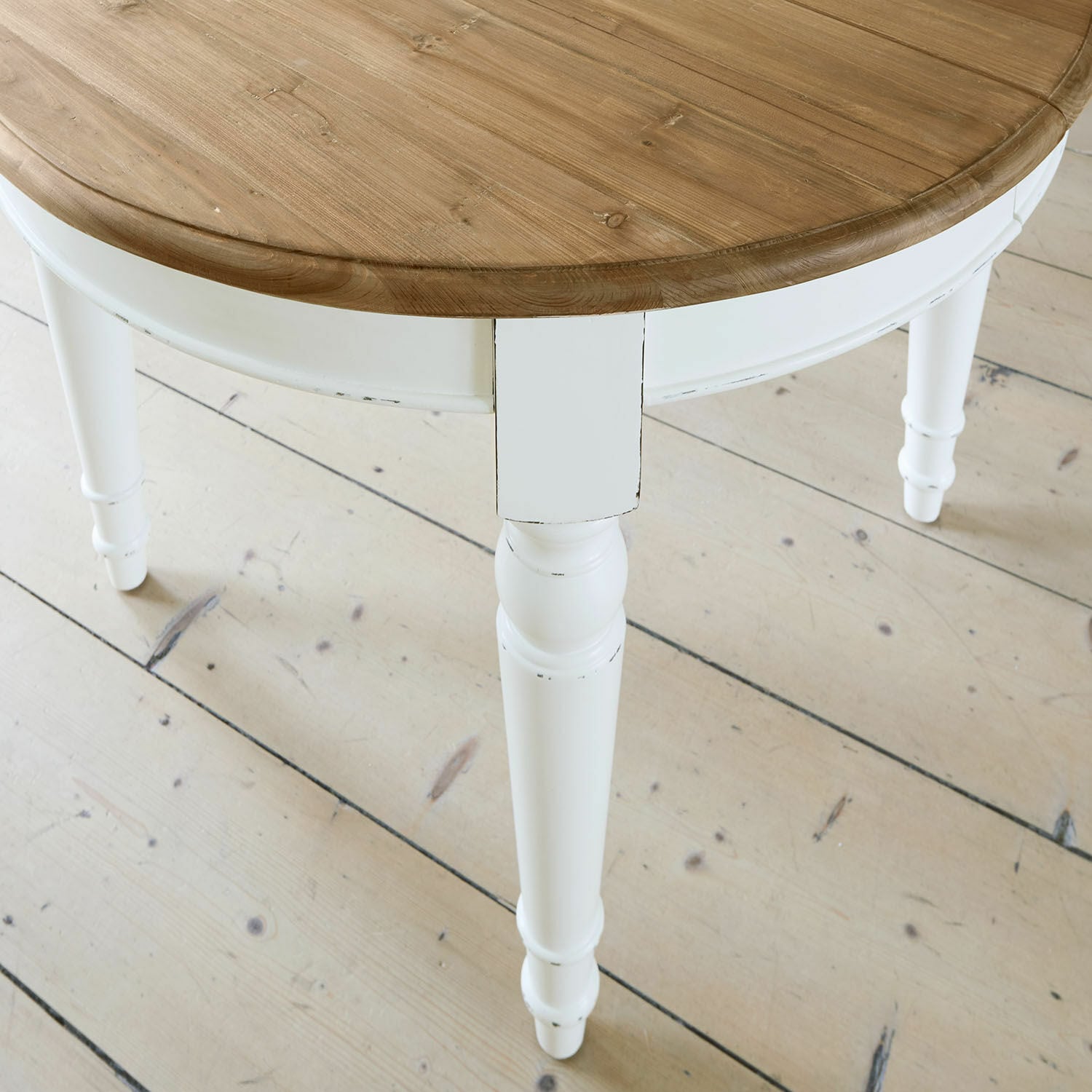 Table Pinecrest
