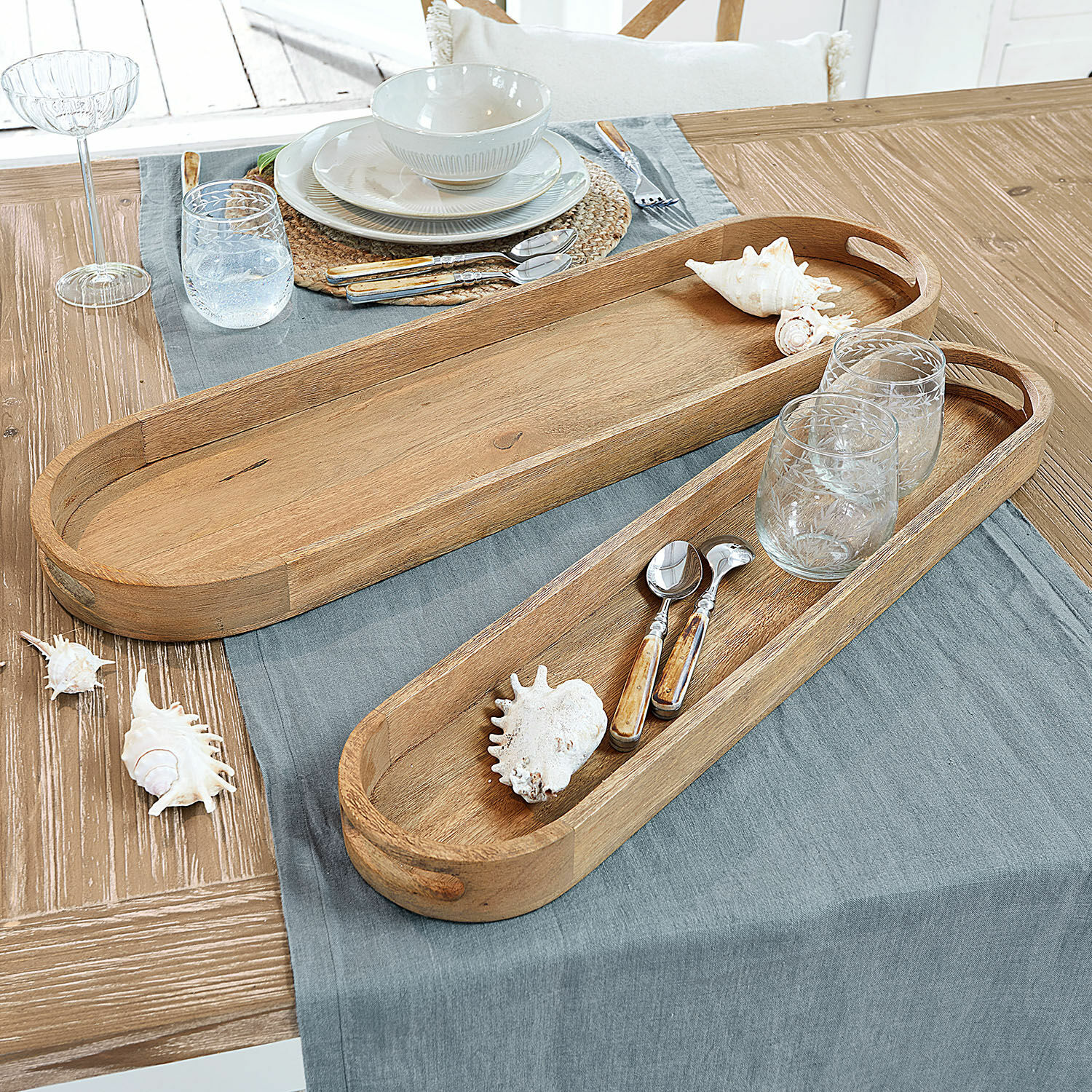 Lot de 2 plateaux Zephyria Plateaux allongés en bois naturel clair pour décoration de table avec poignées intégrées