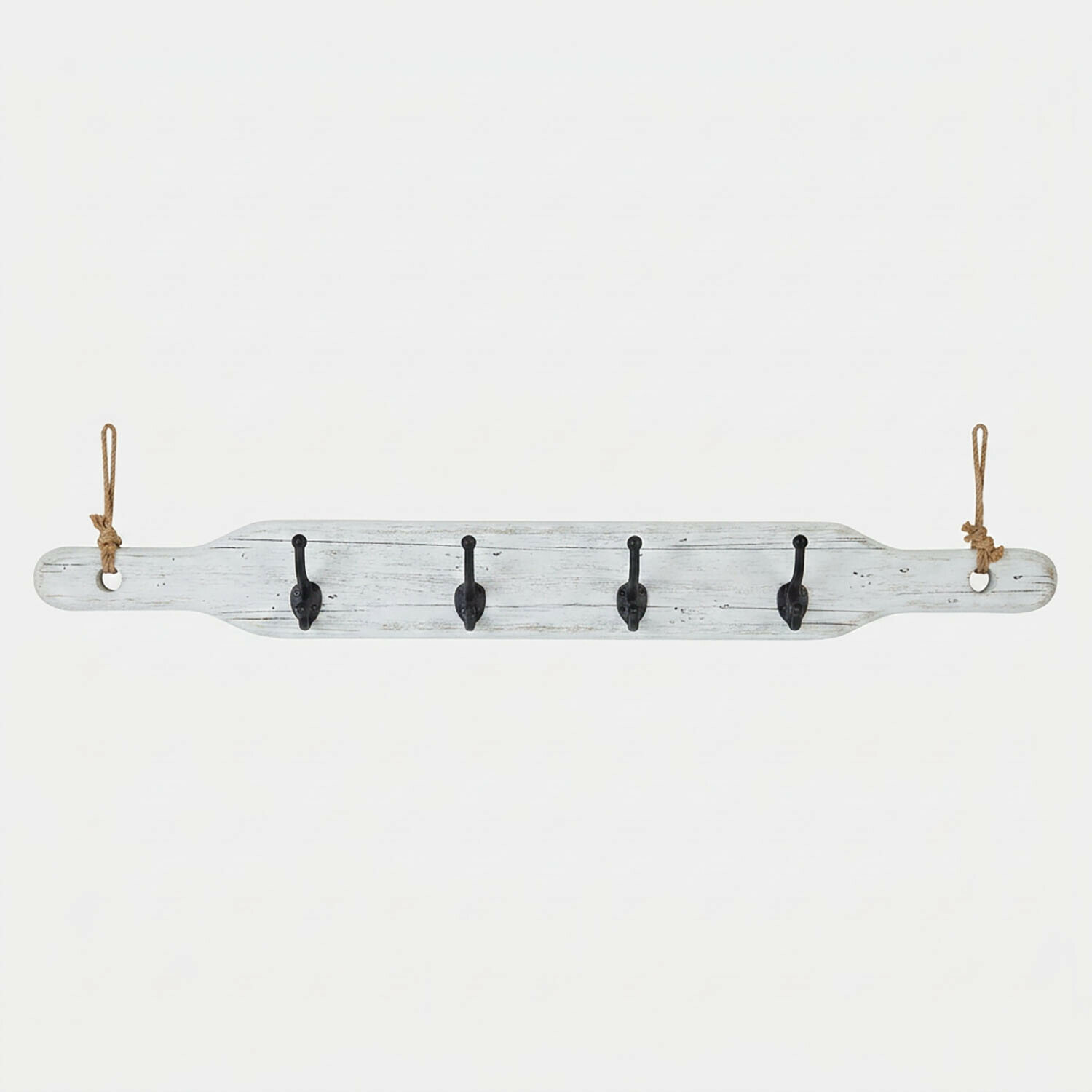 blanc vieilli Patère murale Havsberg en bois blanc antique avec quatre crochets métalliques noirs et cordes de suspension