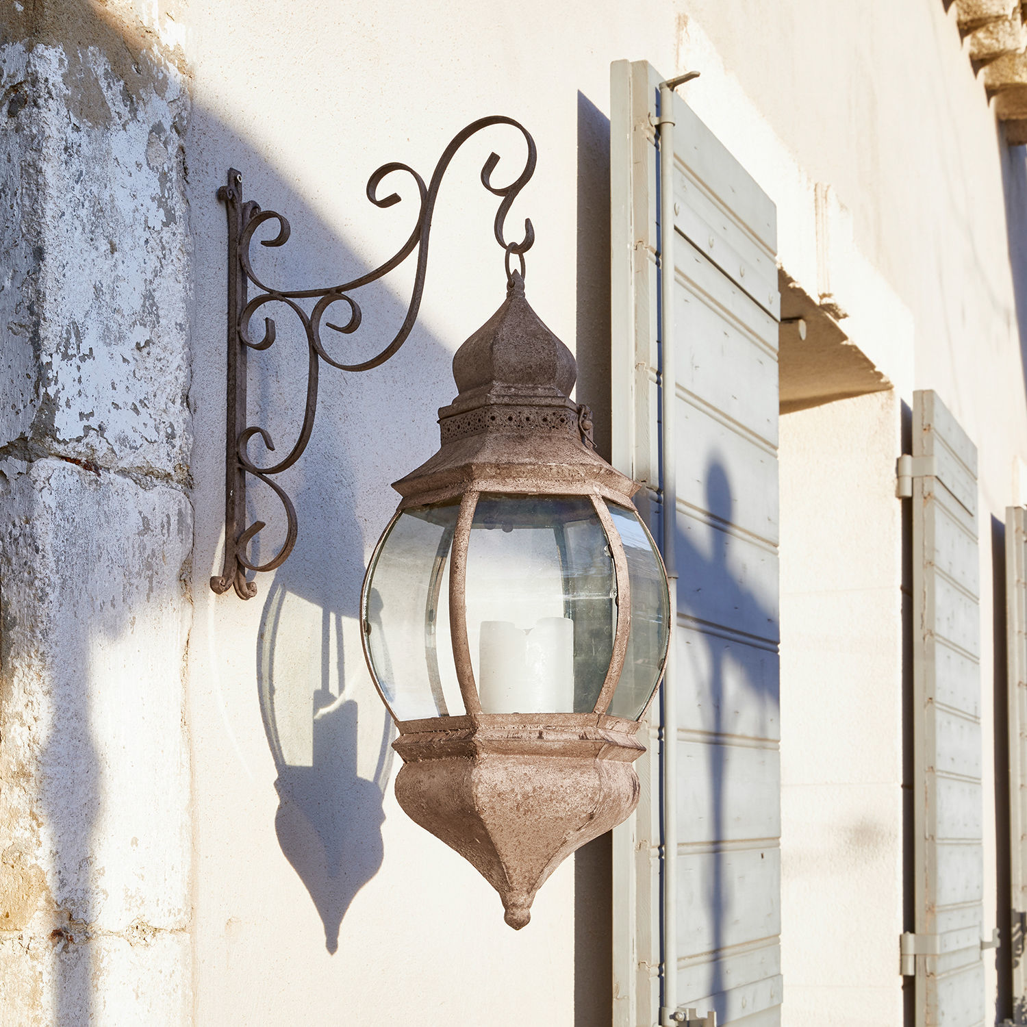 Lanterne Temara Lanterne murale en métal rouillé avec verre transparent et bougie blanche pour décoration extérieure