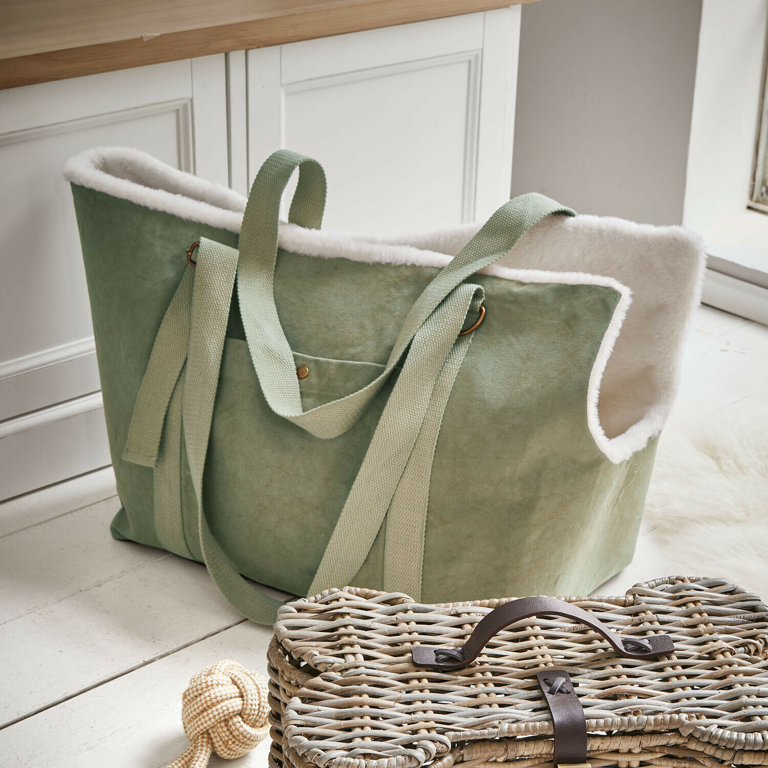 Sac de transport pour animaux Lunapet Sac vert menthe en tissu doux avec doublure en fausse fourrure blanche et larges anses, sac tendance