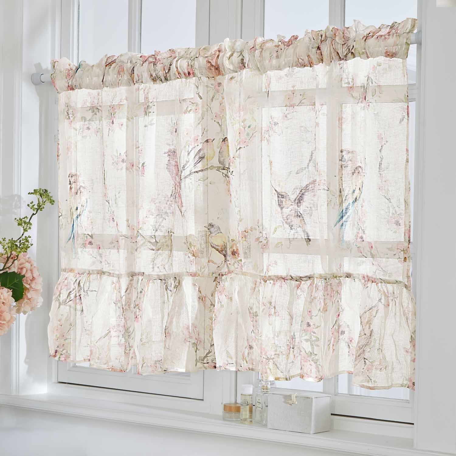 Voilage transparent avec motif d'oiseaux et fleurs pastel pour une décoration de fenêtre légère