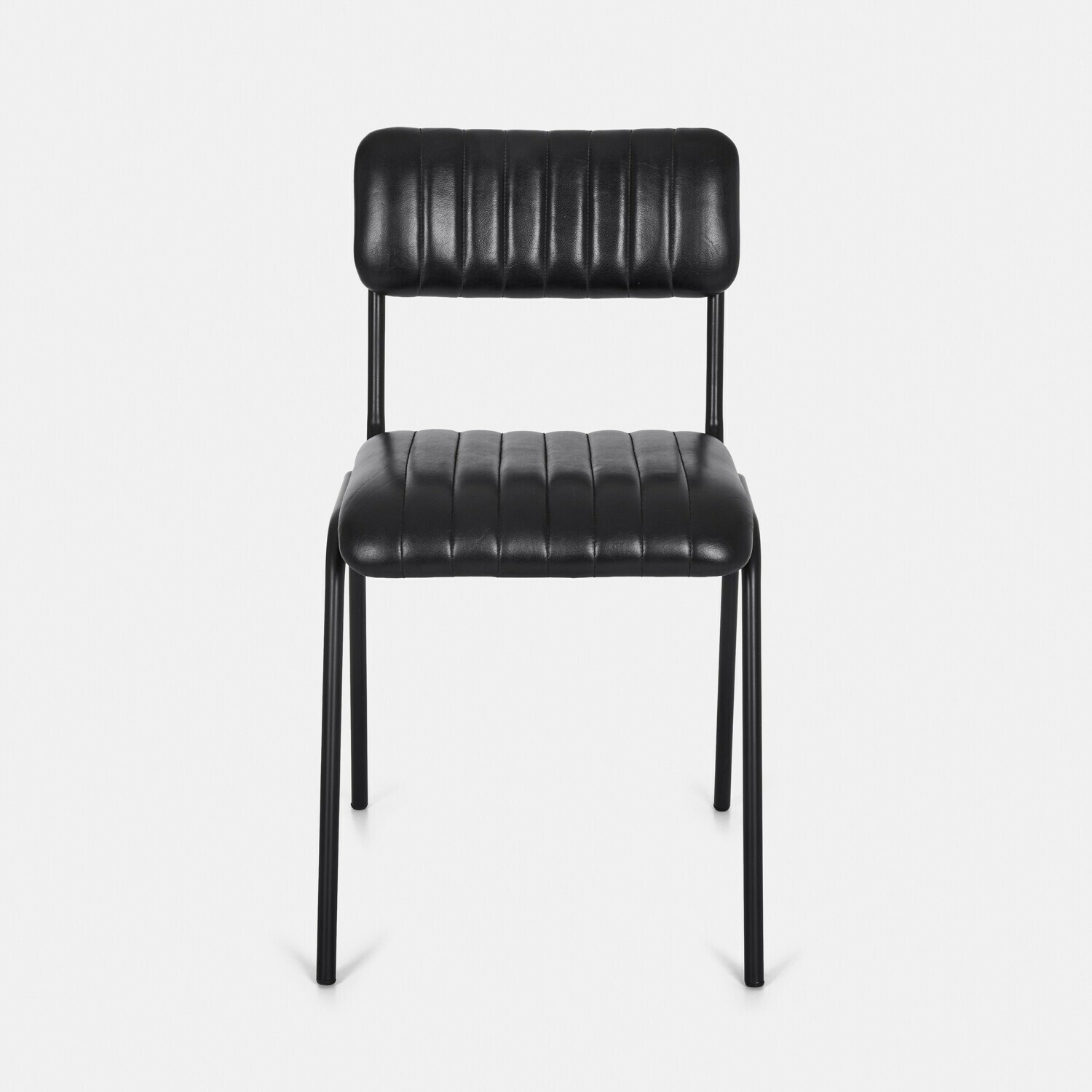 Chaise Jolivon Chaise noire avec assise et dossier en cuir matelassé, pieds en métal, design moderne pour salle à manger