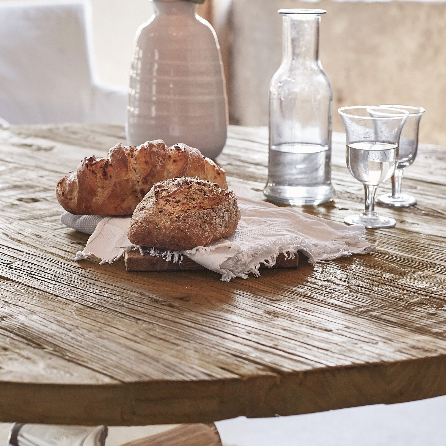 Table Vermilion