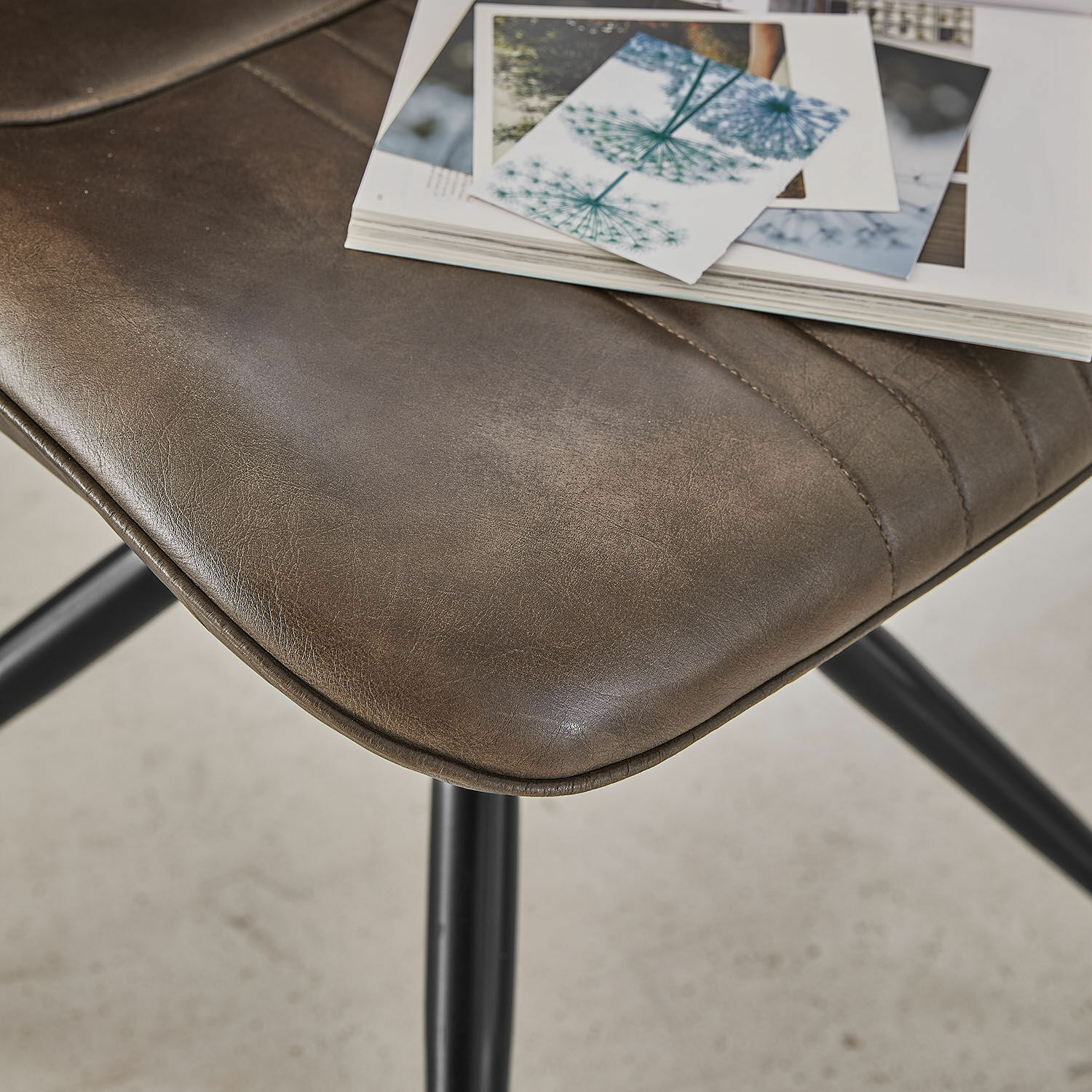 Chaise Ufenique