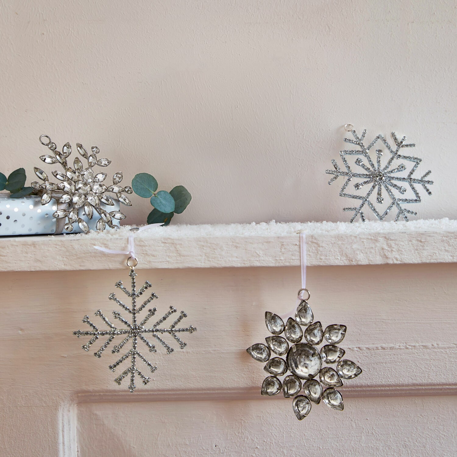 Lot de 4 décorations à suspendre Gnistras