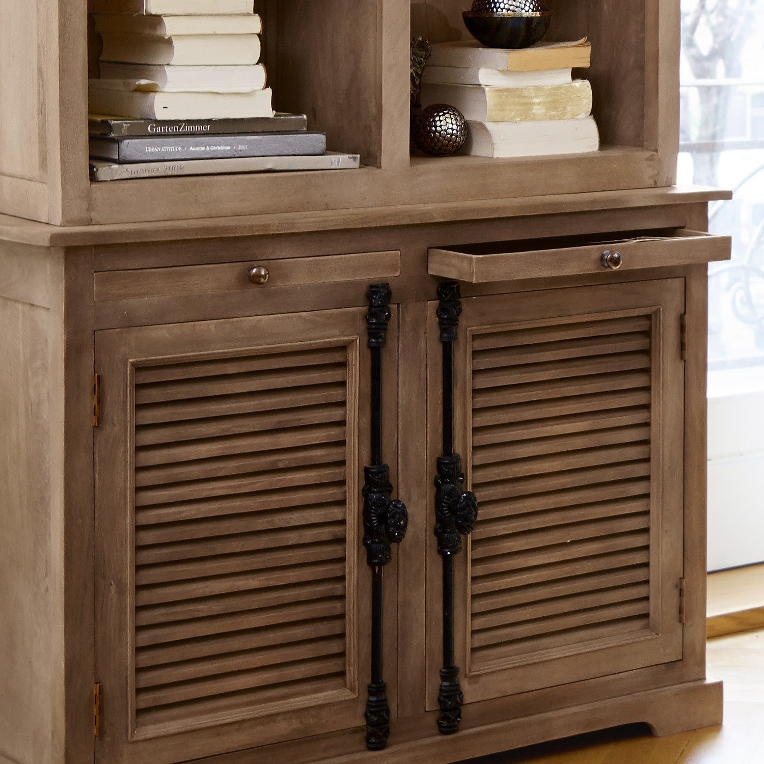 Armoire Woodlawn