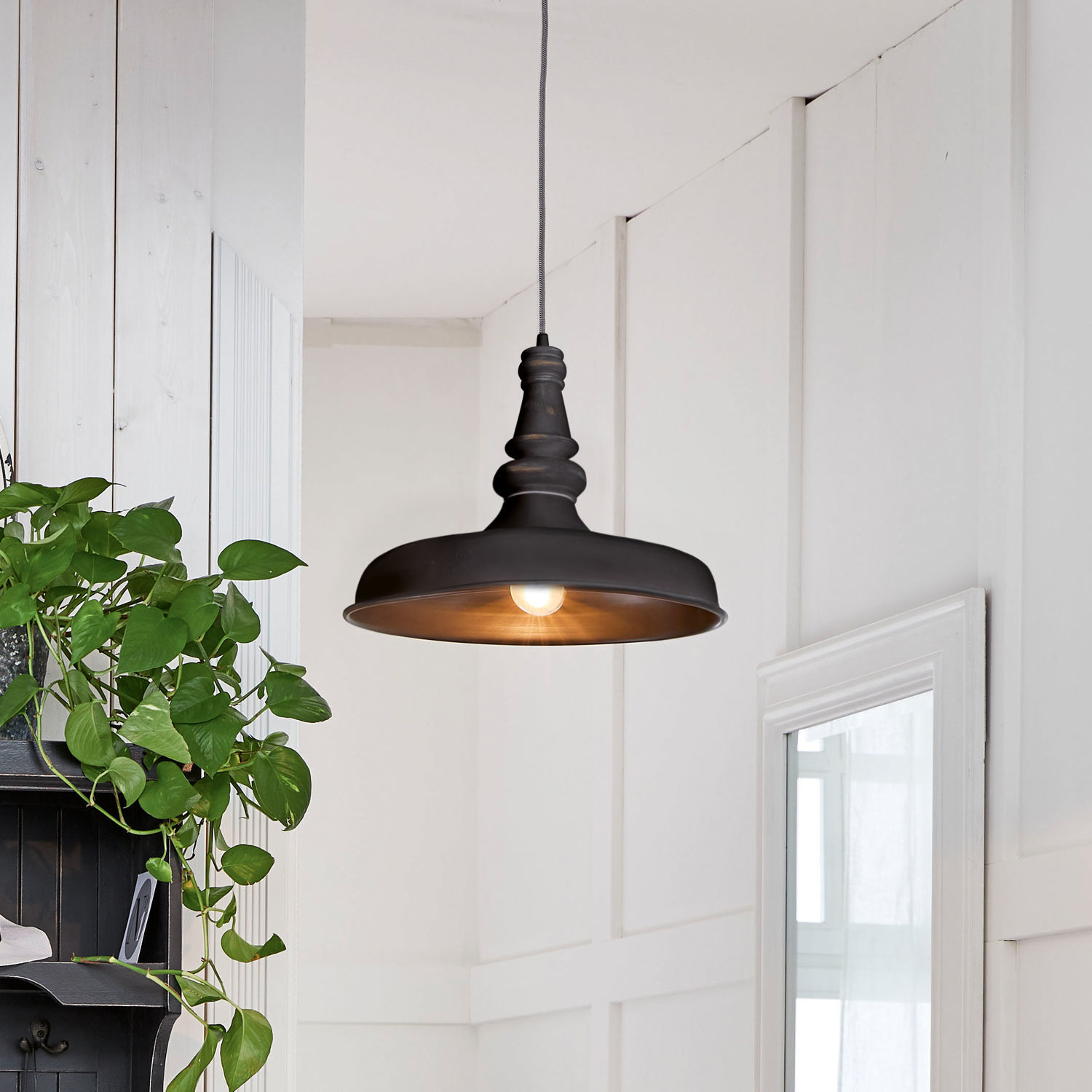 Suspension Camryn Suspension en métal noir avec tige décorative et lumière chaude pour intérieur moderne