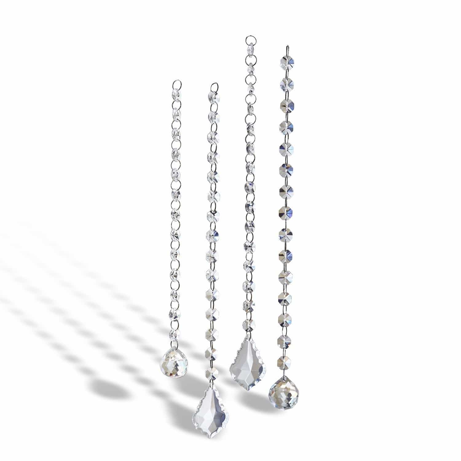 Lot de 4 décorations à suspendre Cleyrac Ensemble de quatre pendentifs décoratifs en cristal transparent pour intérieur et luminaires