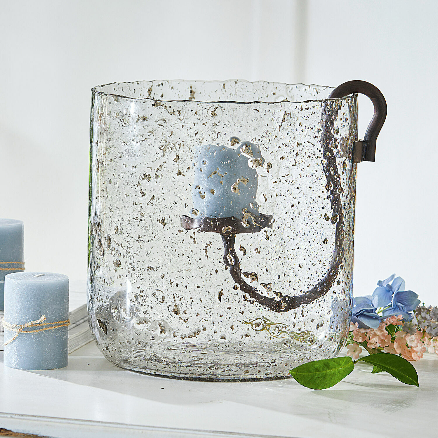 Photophore Dions Bougeoir en verre à bulles avec poignée en métal noir et bougie bleue décorative