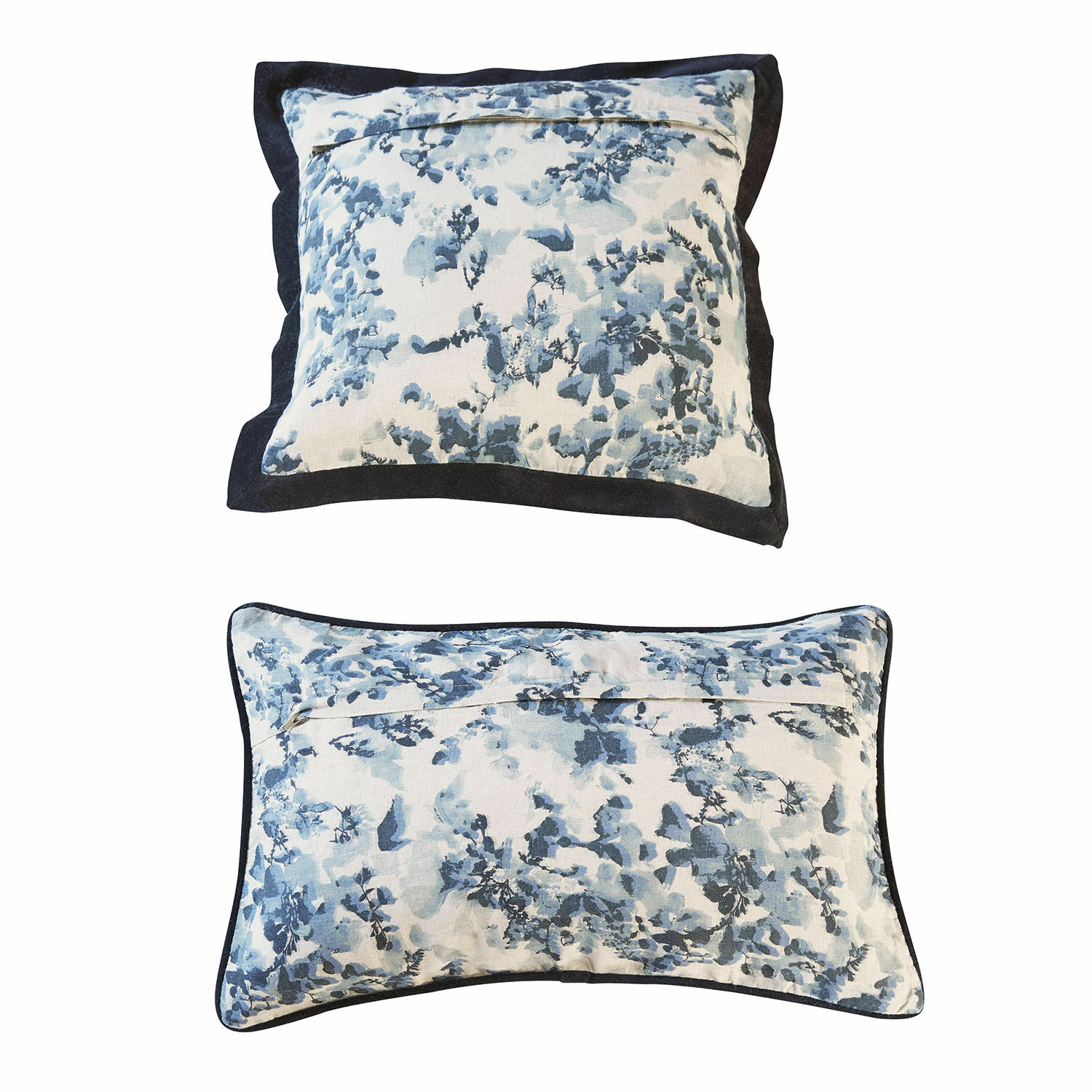Lot de 2 housses de coussins Miretique Ensemble de deux coussins décoratifs en coton avec motif floral bleu et blanc et bordure foncée