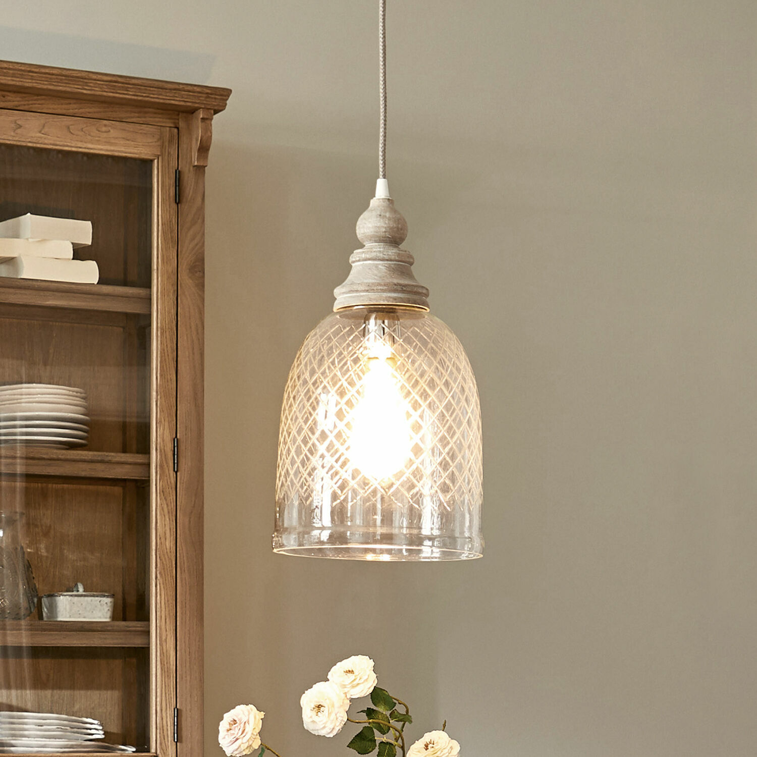 Suspension Junia Suspension en verre transparent à motif quadrillé avec base en bois blanc pour éclairage intérieur