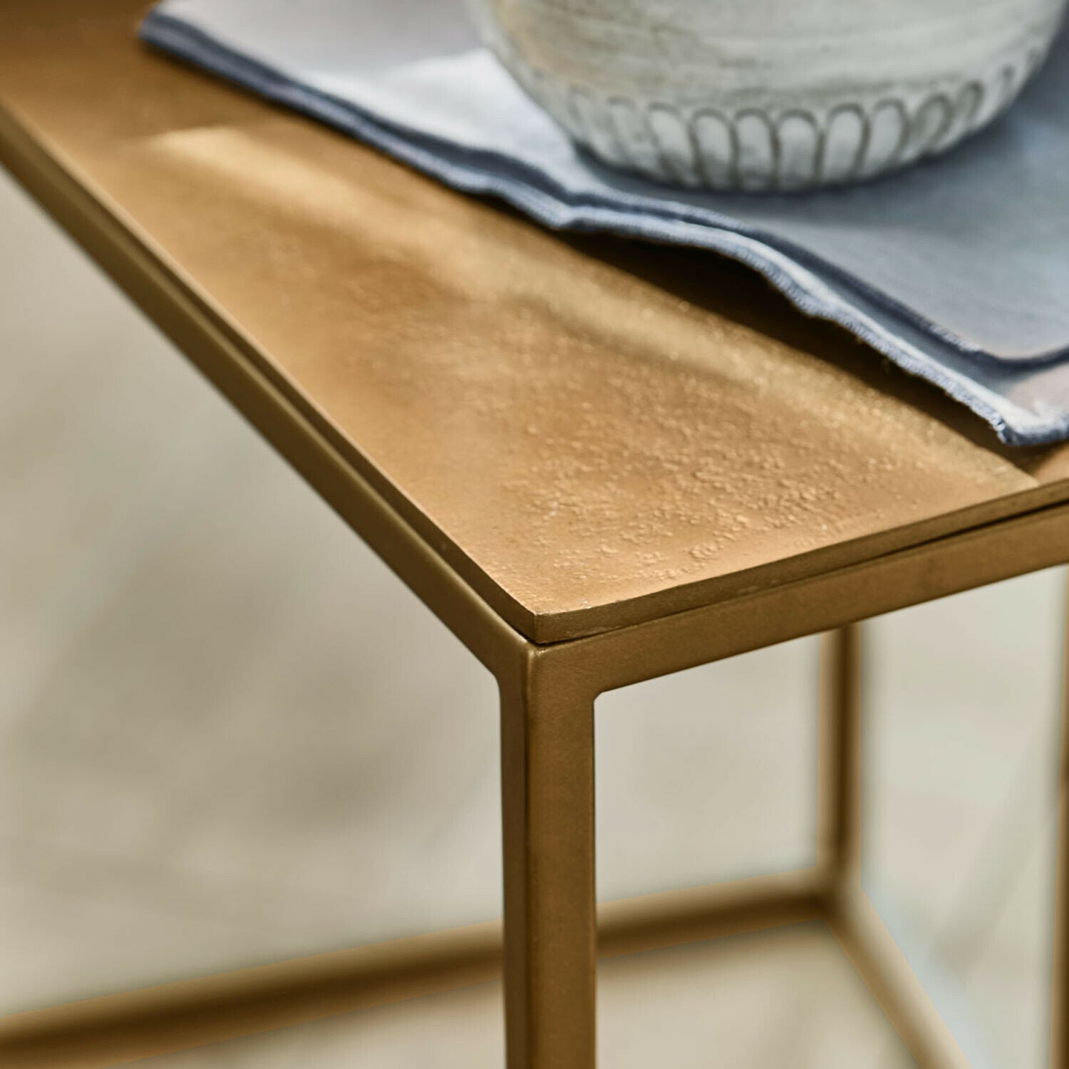 Lot de 2 tables d'appoint Olvenzo