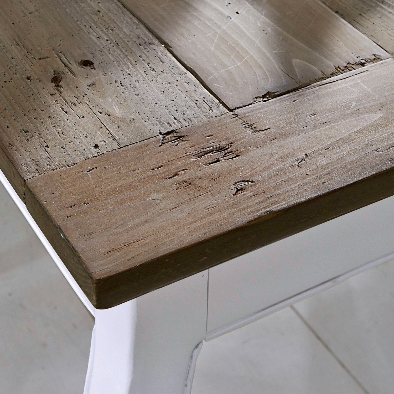 Table Colonia