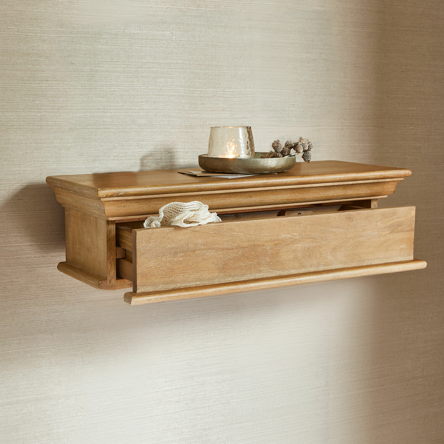Étagère murale Montarie Étagère murale en bois clair avec tiroir ouvert, meuble pratique pour rangement à la maison