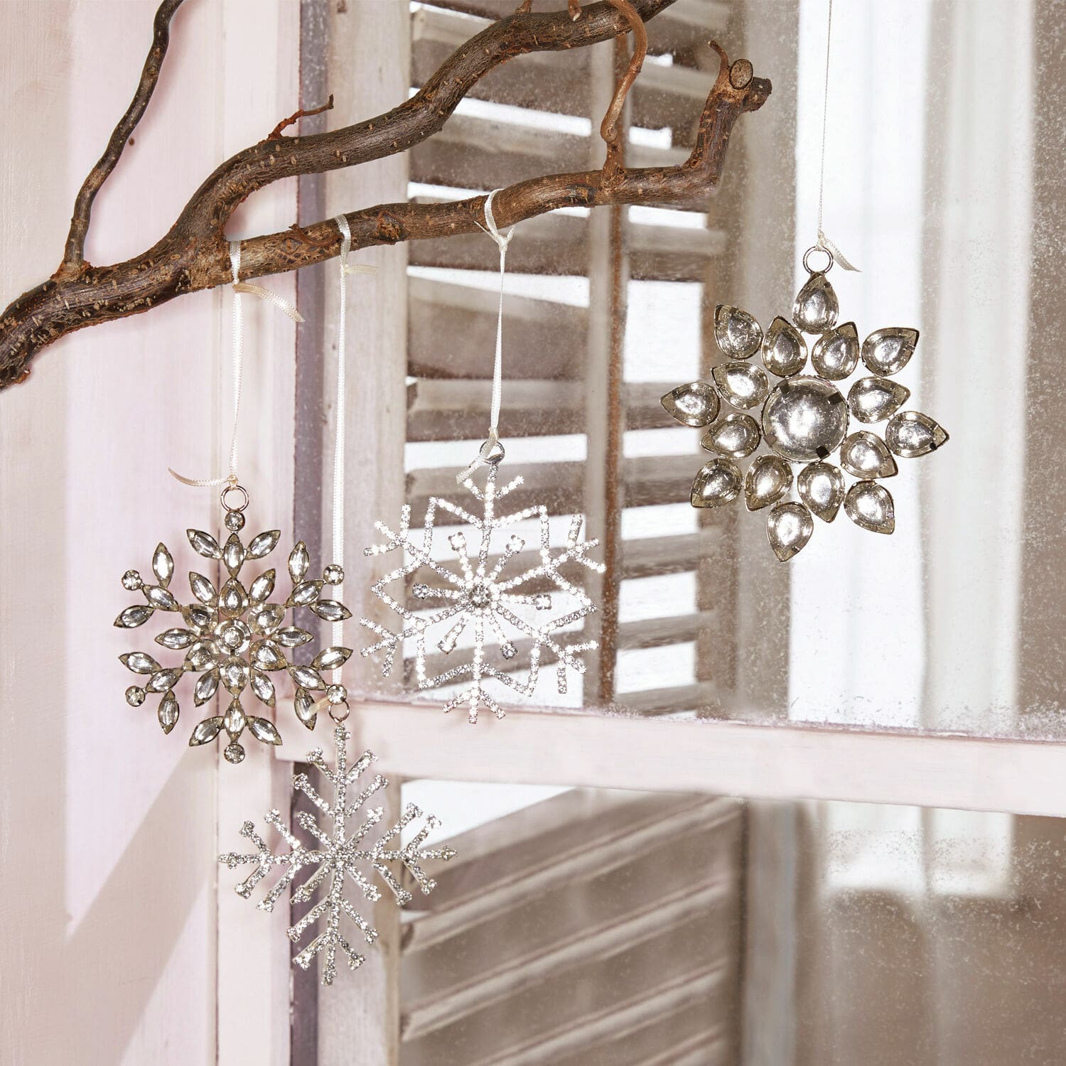 Lot de 4 décorations à suspendre Gnistras