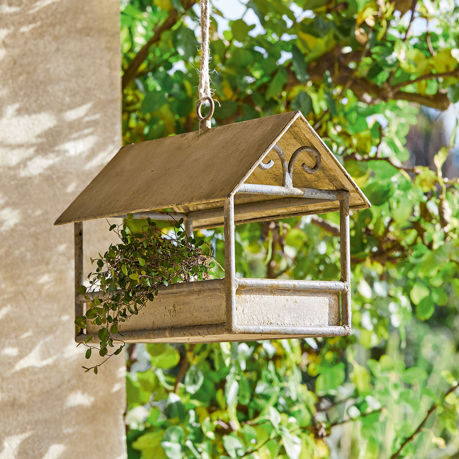 Mangeoire à oiseaux Rantolla Mangeoire en métal beige en forme de maison avec plante, parfaite pour jardin extérieur