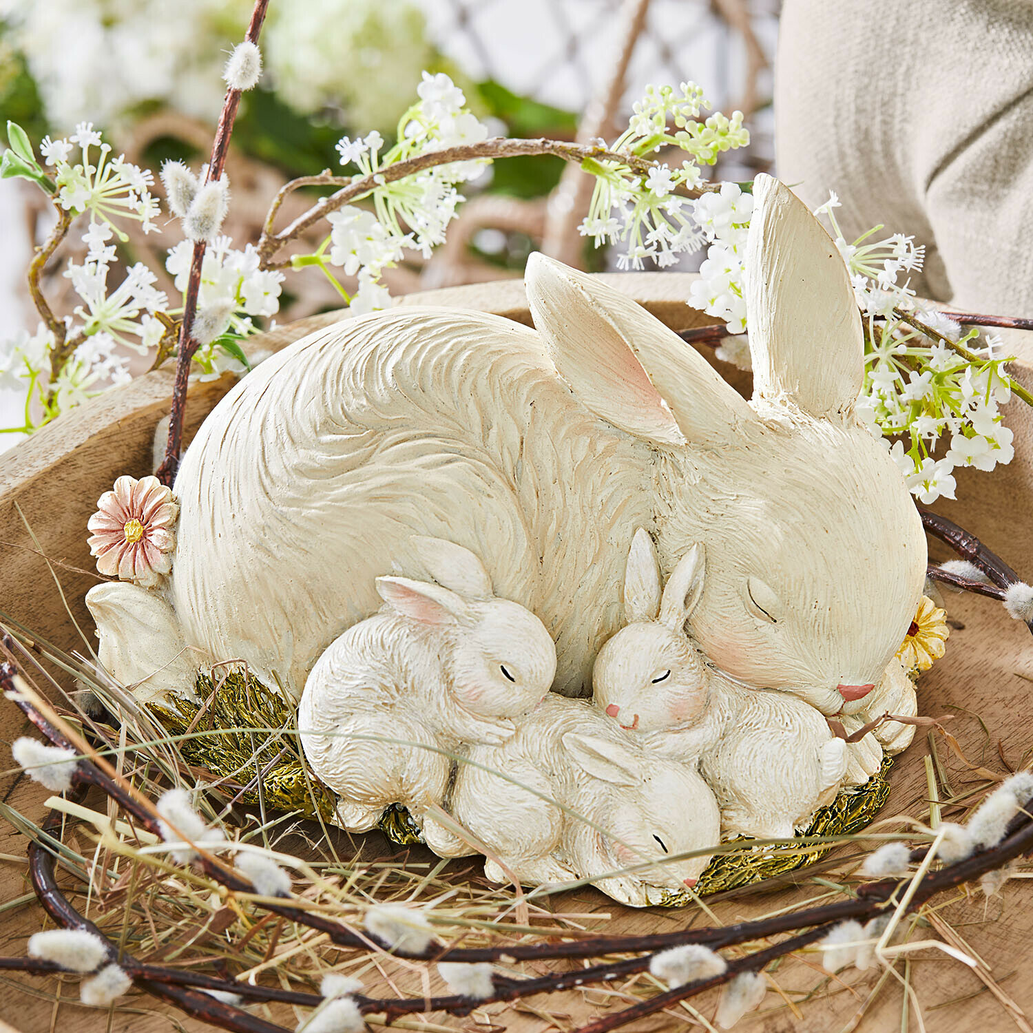Lapins décoratifs Seravoux Figurine en résine d'une famille de lapins blancs endormis avec trois petits, décoration printanière