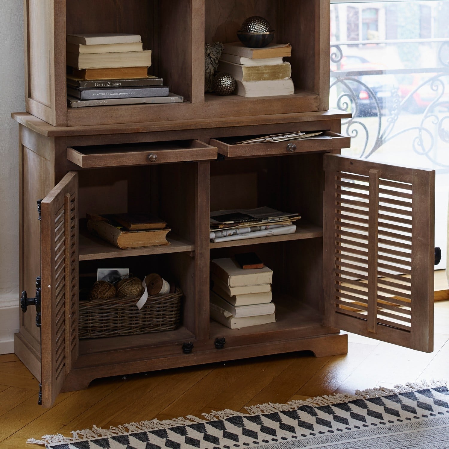 Armoire Woodlawn
